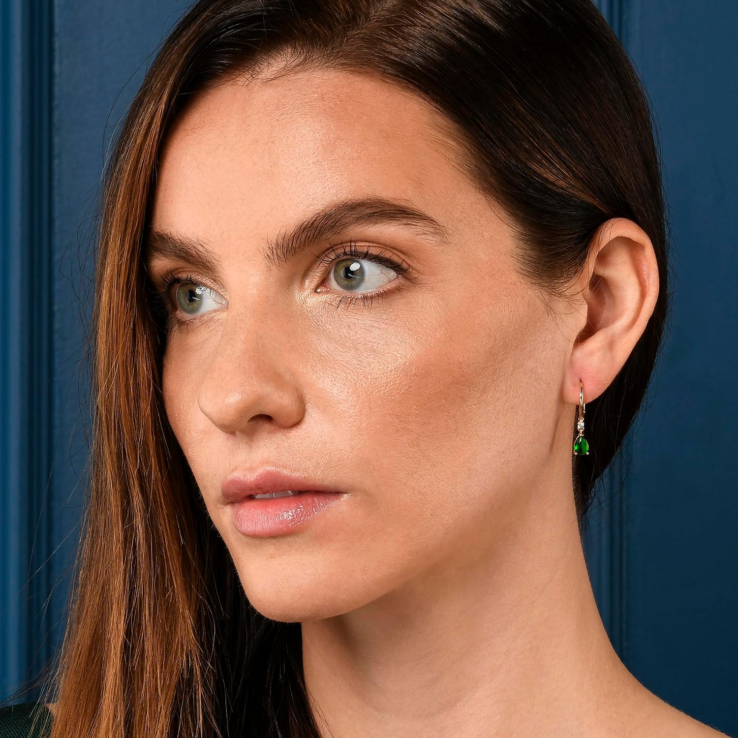 Detalle de Zavana Petites Boucles d’Oreilles Pendantes goutte vertes (argent ou or) pour femme et jeune fille