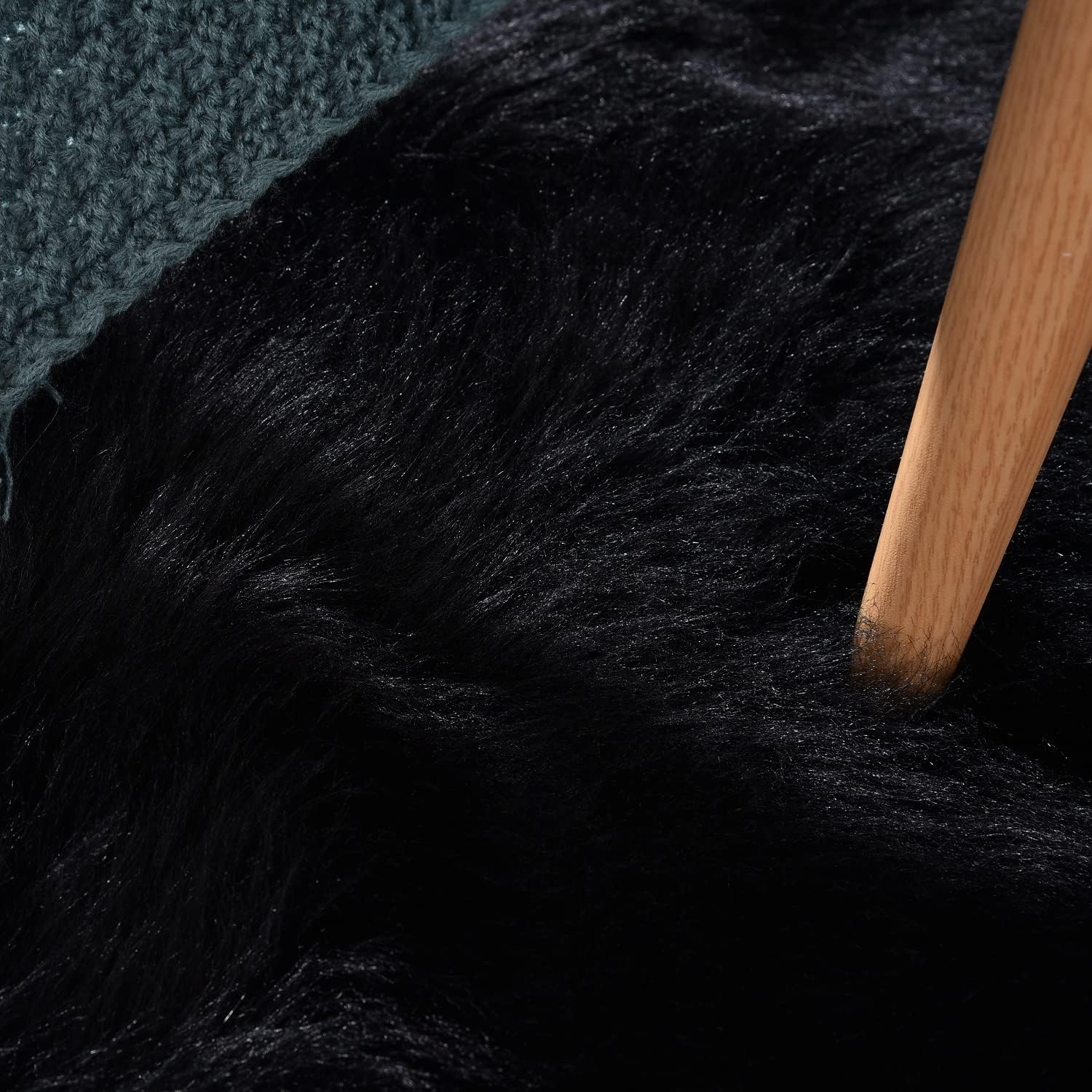 Thumbnail 6 de ORINOVA tapis rond noir 180 cm en fausse fourrure shaggy