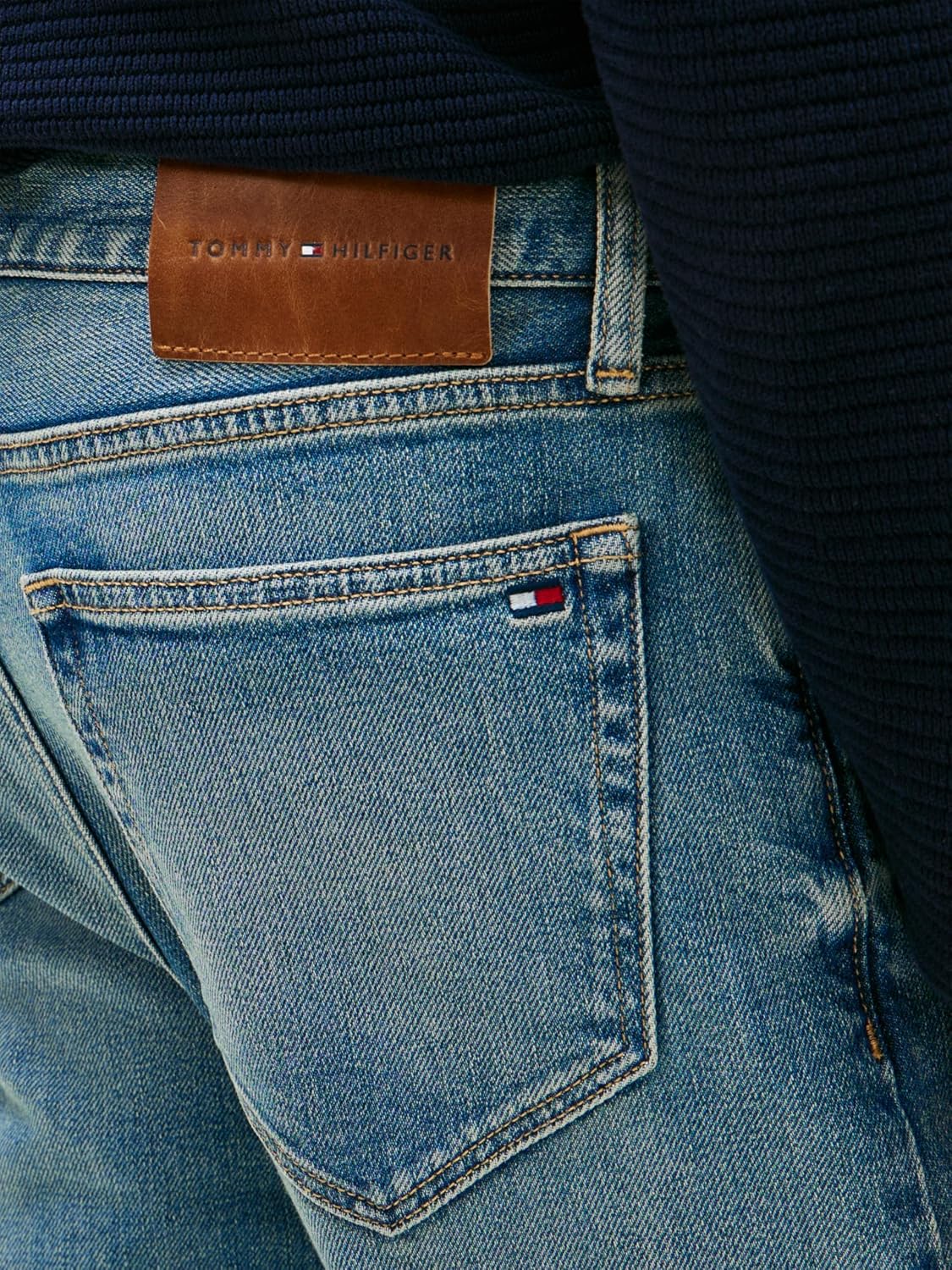 Detalle 2 de Tommy Hilfiger Slim Straight Denton Kai Blue Mw0mw42318 – Jean homme droit, coupe Slim Straight