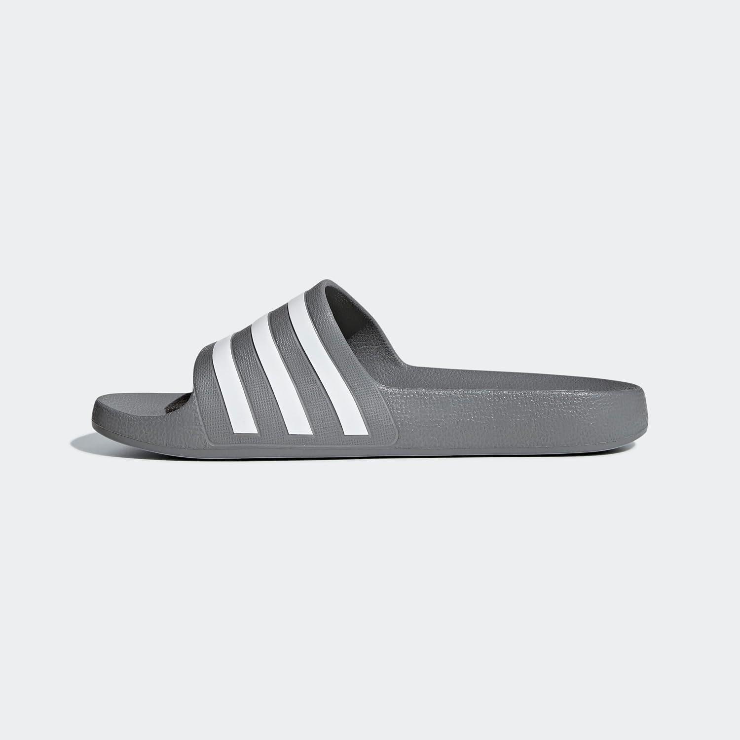 Detalle de Adidas Adilette Aqua Slides unisex – Grey Three / Cloud White / Grey Three, slip-on in EVA