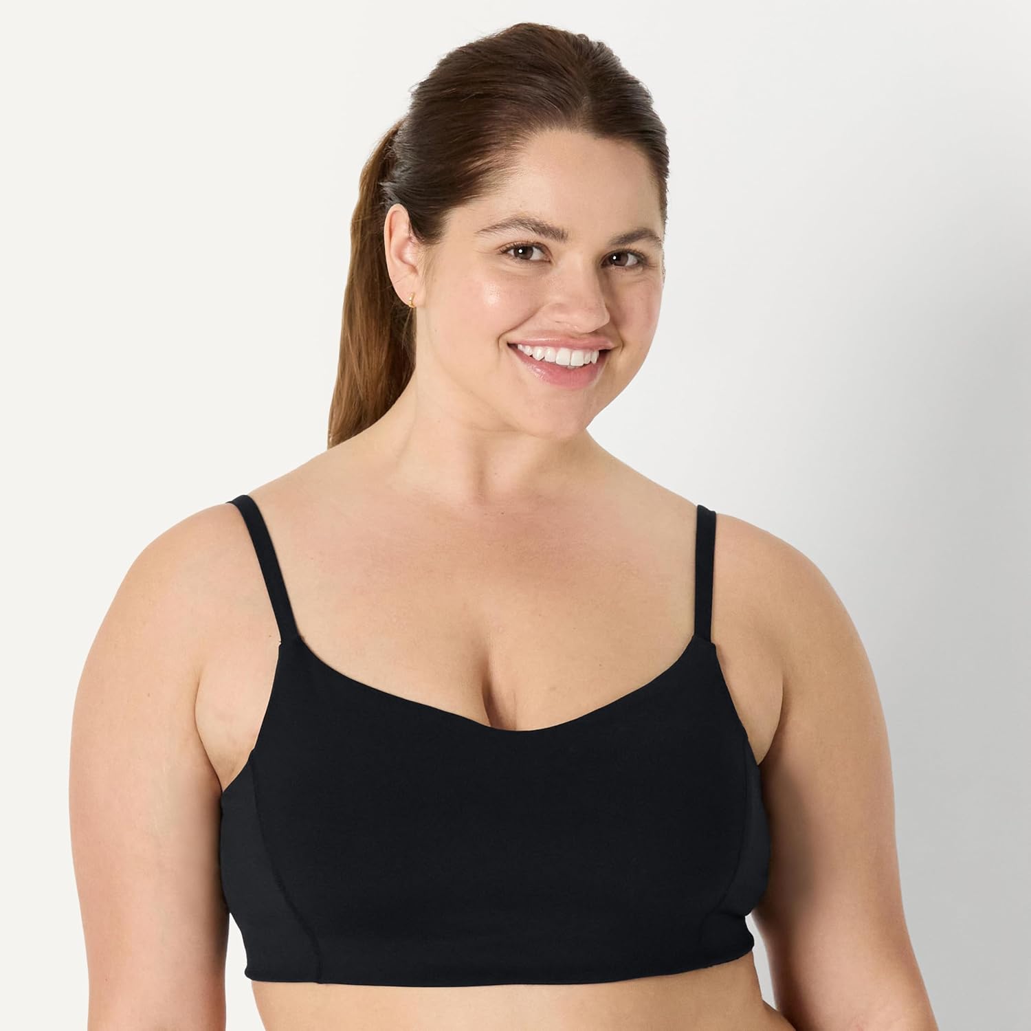 Detalle 2 de Amazon Essentials Women's Active FormFlex Buttery Soft Light Support Sweetheart Neck Yoga Sports Bra