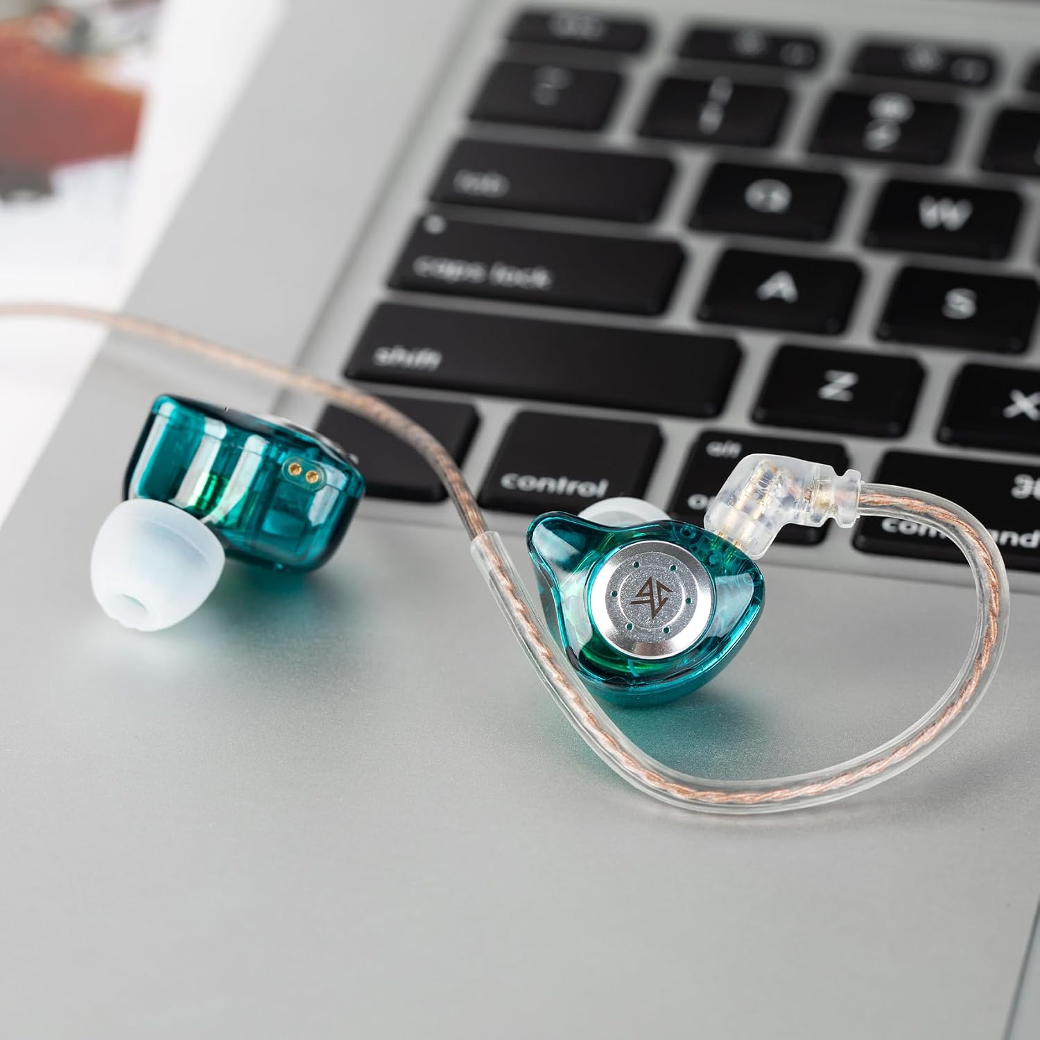 Detalle de keephifi KZ EDX PRO IEM-hörlurar med dubbla dynamiska element och 3,5 mm