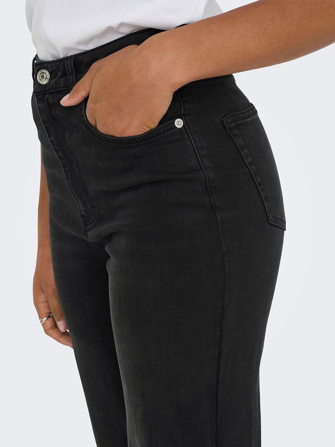 Detalle 2 de ONLY Female Jeans mit weitem Bein ONLJUICY-WAUW in High-Waist-Passform