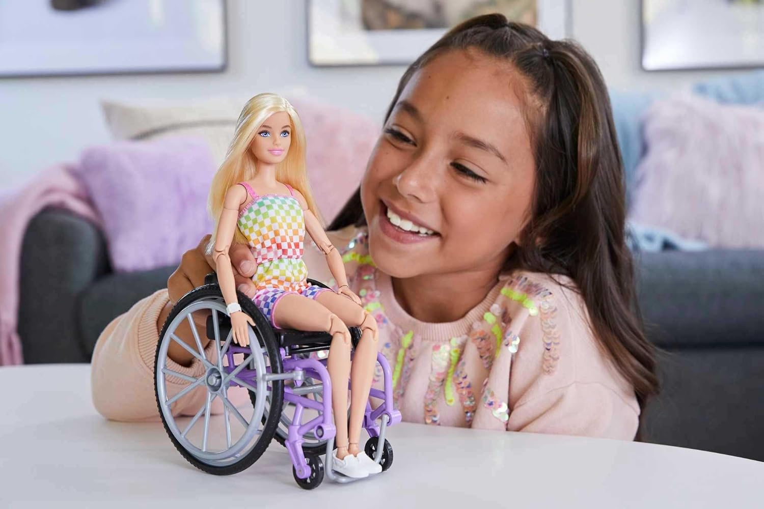 Detalle 2 de Barbie Fashionista-Puppe HJT13 im Rollstuhl