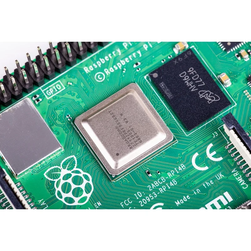 Detalle de Raspberry Pi 4 Modelo B 2GB: una miniatura con gran potencial para proyectos de escritorio y multimedia