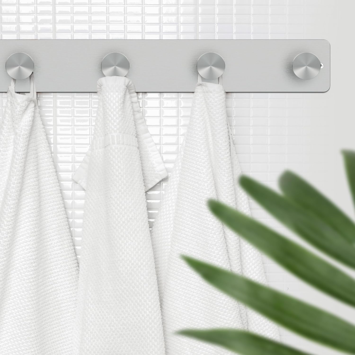 Detalle de Porte Manteau Mural RICOO MH025S-4x2 en Acier Inoxydable – Élégant et Durable