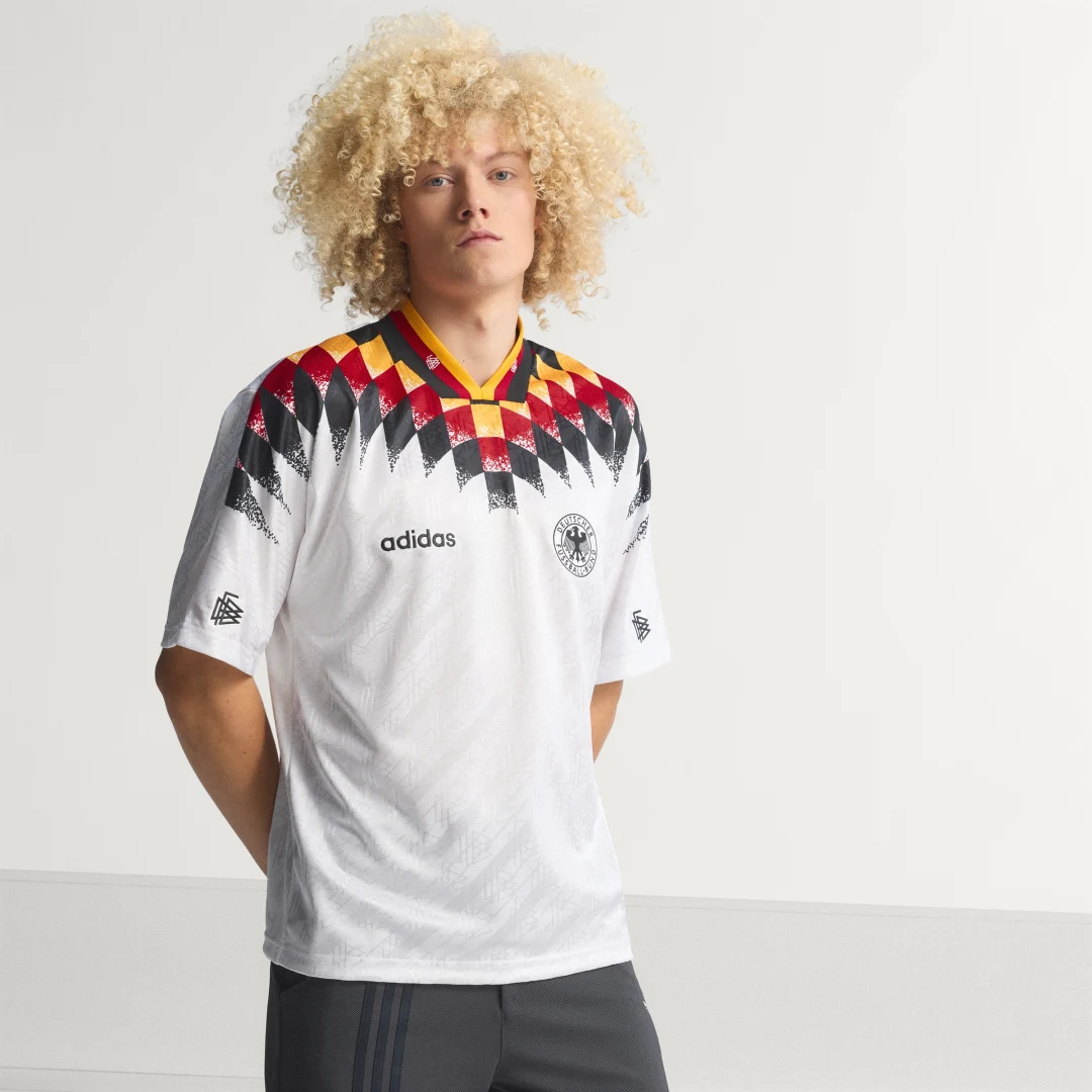 Detalle de Camiseta primera equipación Alemania 1994 de Adidas