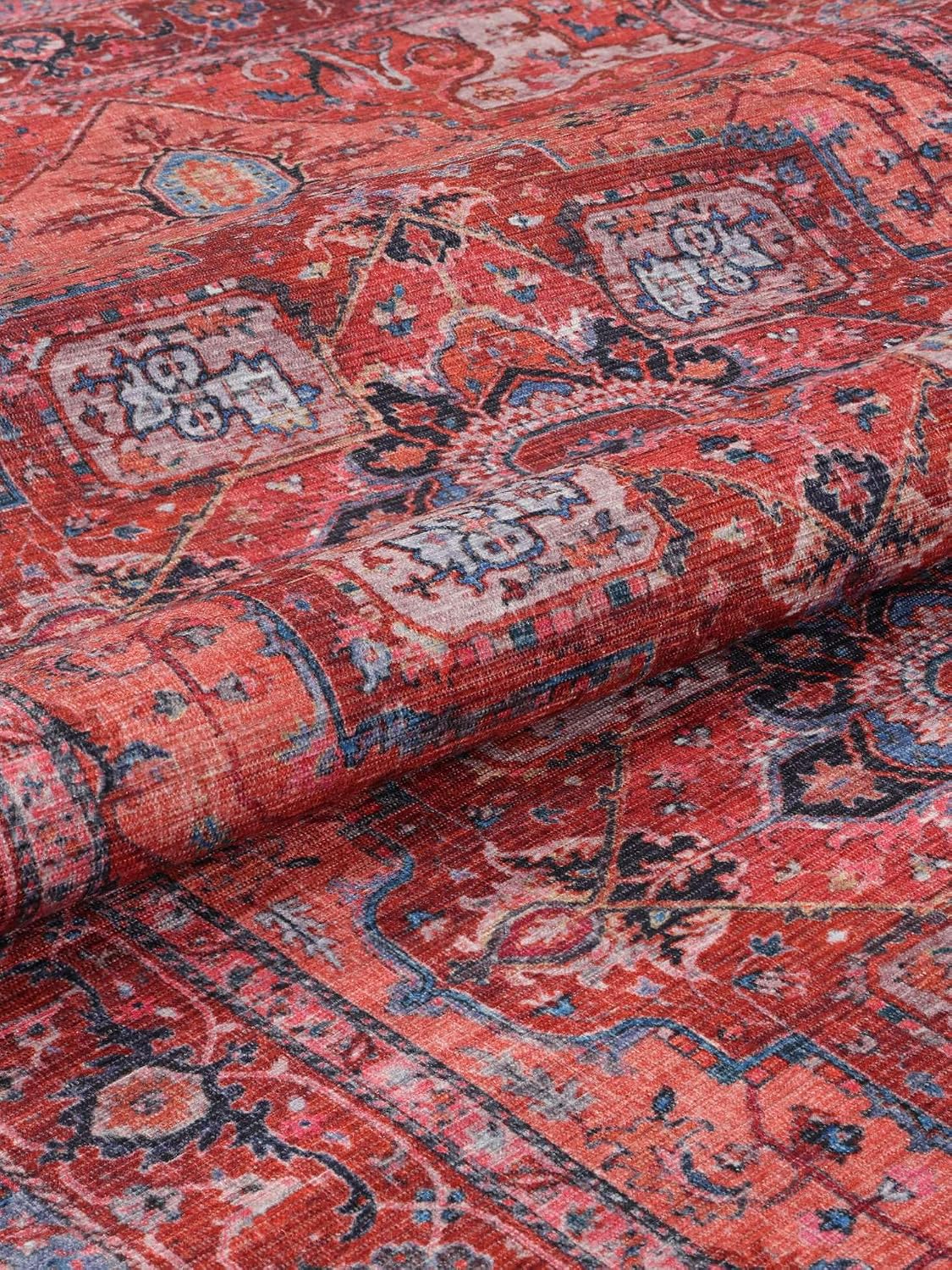 Detalle de RugVista Georgia Oriental Rug, 160 x 230 cm, Red and Blue, Low Pile