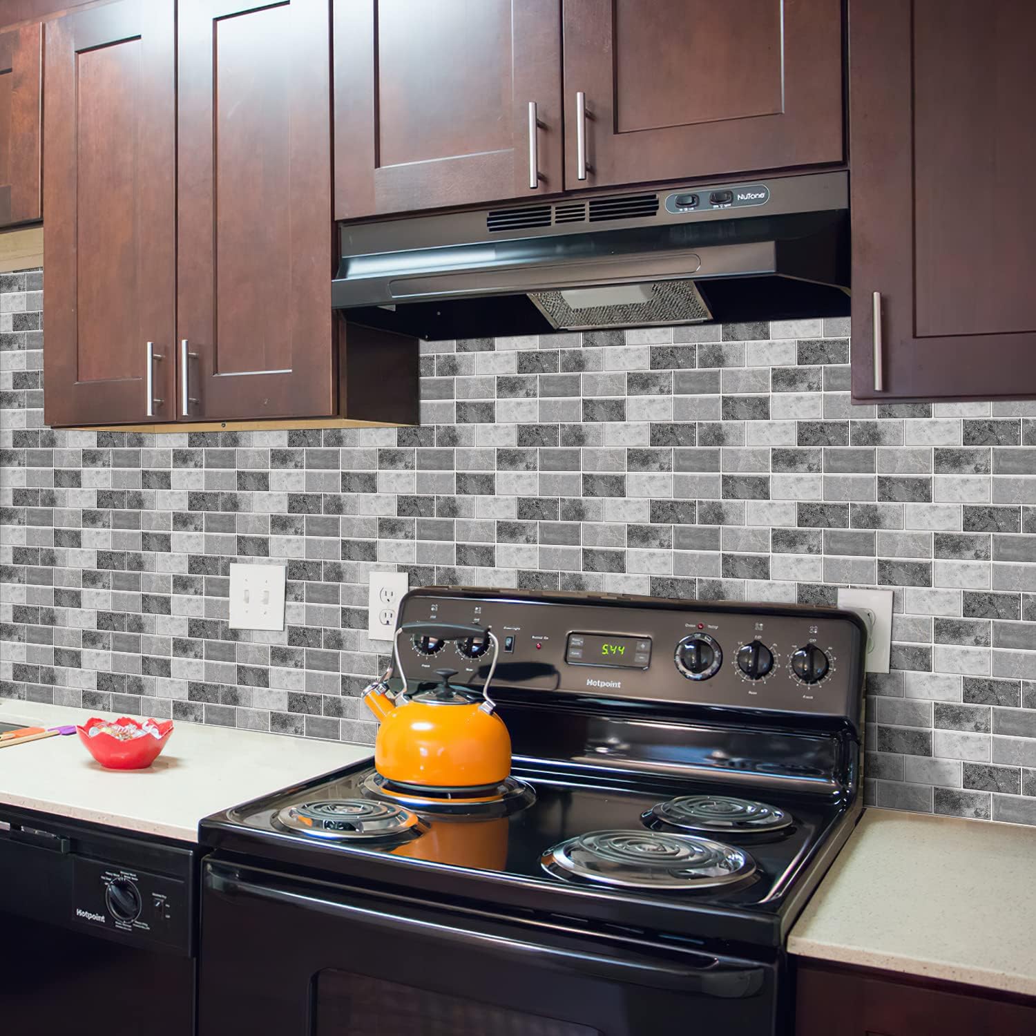 Detalle de 24 Sheets Grey Tile Stickers - Peel-and-Stick Vinyl Backsplash Tiles for Kitchen & Bathroom