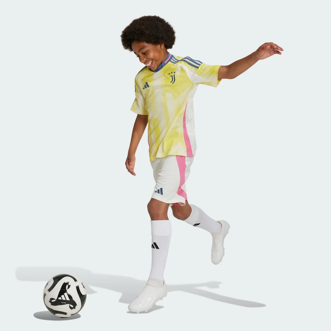 Thumbnail 2 de adidas Camiseta segunda equipación Juventus 24/25 para adolescentes en amarillo