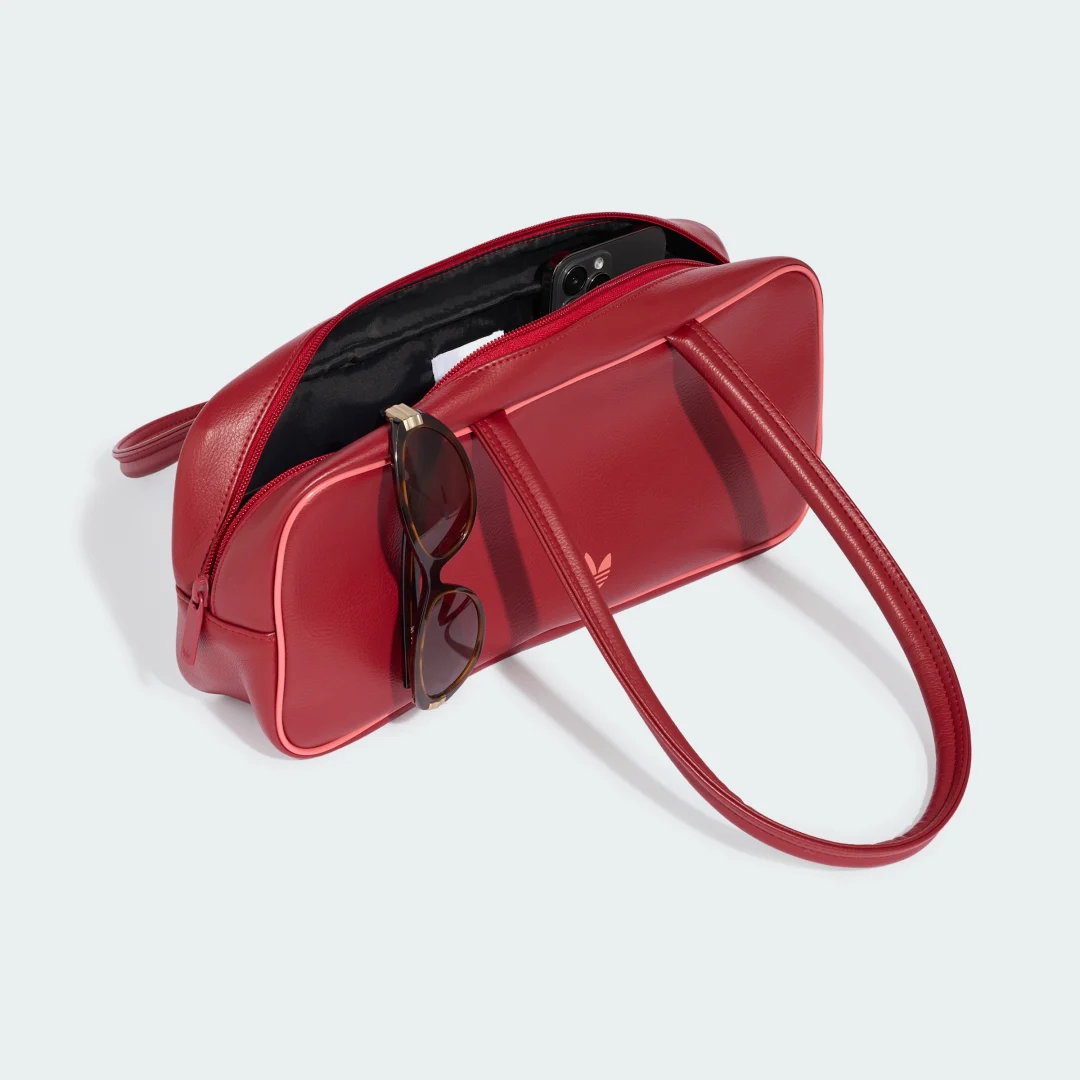 Detalle 2 de BOLSO ADICOLOR ELONGATED AIRLINER de Adidas — burgundy, práctico para diario y viajes cortos