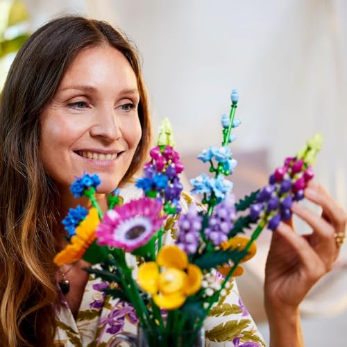 Thumbnail 8 de LEGO Botanicals Wildflower Bouquet Set 10313: ramo artificial para decorar y relajar la mente