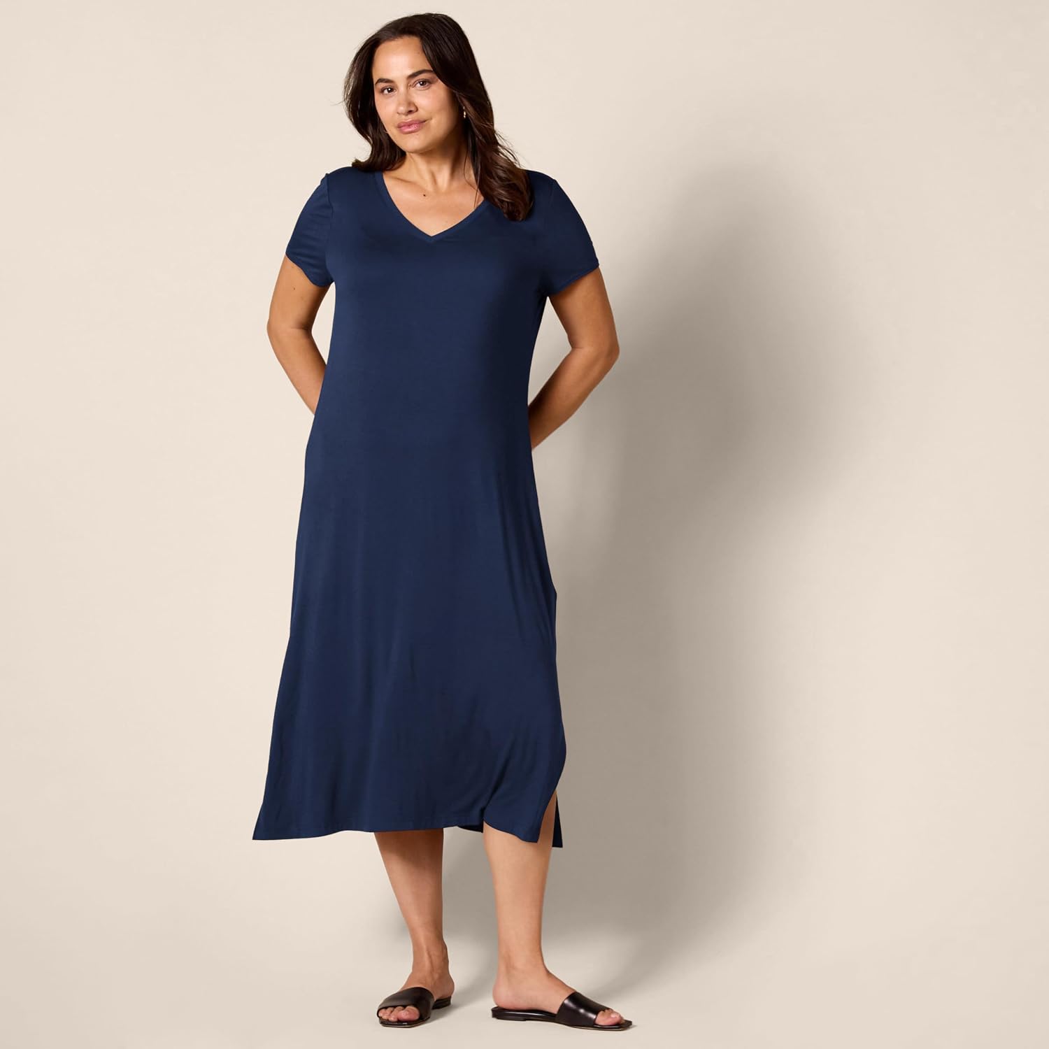 Detalle 2 de Amazon Essentials Damen Kurzarm-Jersey-Kleid mit V-Ausschnitt (mittellang)