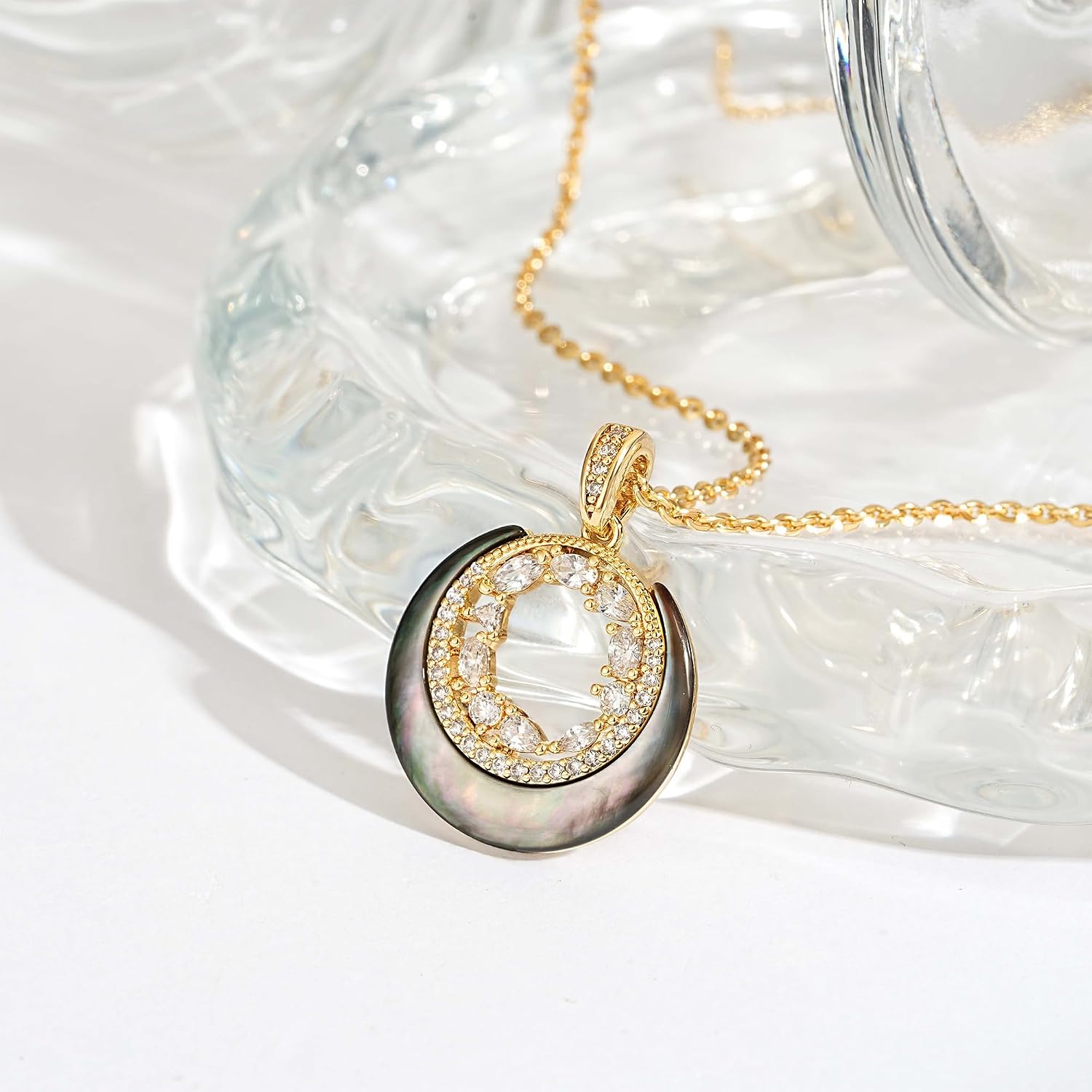 Detalle de Jenosy Gold Halsketten für Damen – 18K vergoldete Kette mit Medaillon Anhänger (45–50 cm)