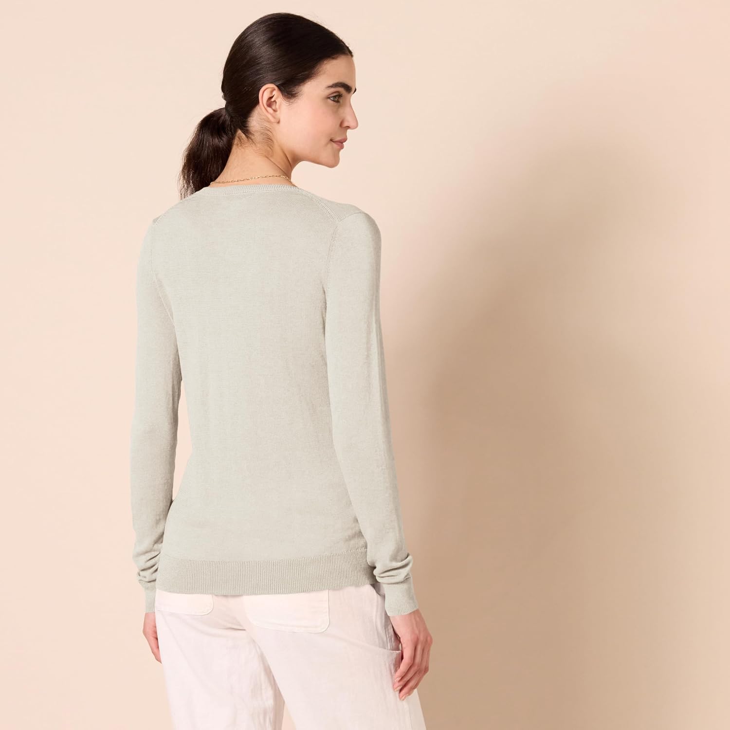 Thumbnail 1 de Amazon Essentials Donna Maglione Leggero con Scollo a V a maniche lunghe, vestibilità classica