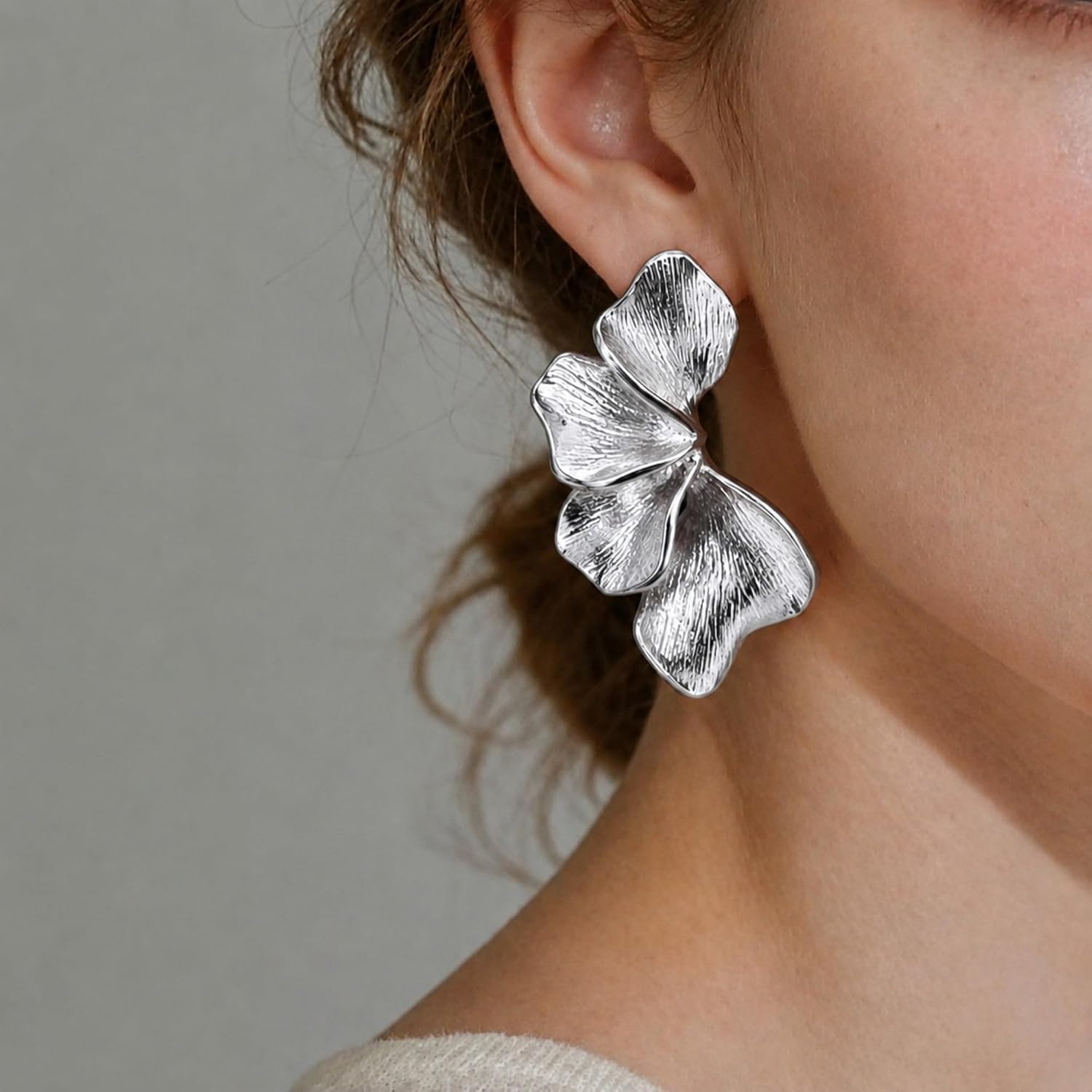 Detalle de Gold-Plated Flower Earrings in Stainless Steel