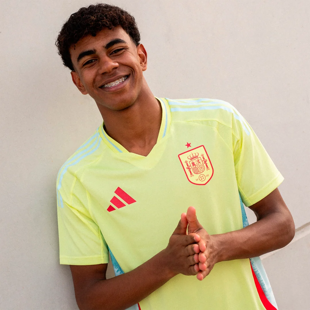 Detalle 2 de Camiseta segunda equipación España 2024 Authentic de Adidas – Amarillo