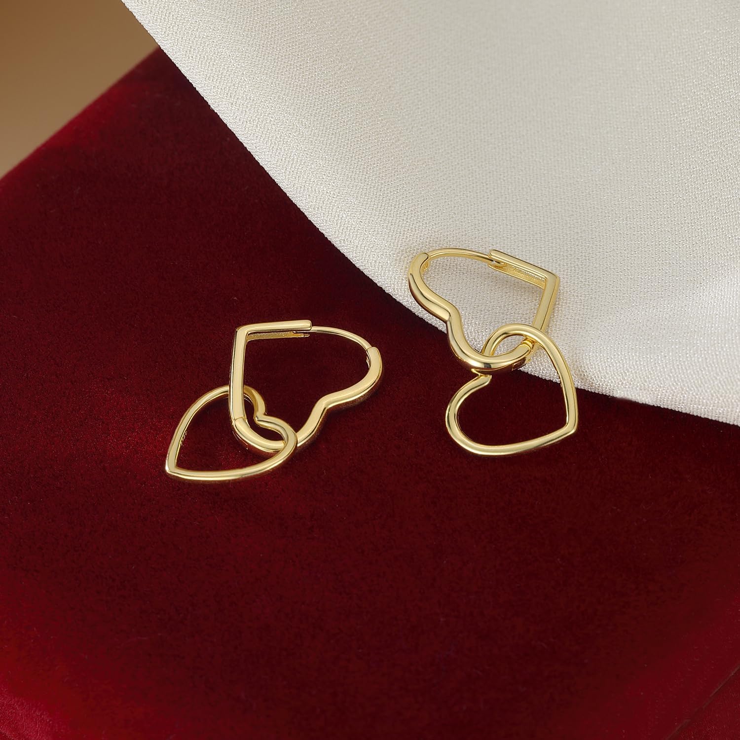 Thumbnail 2 de SLUYNZ 925 Sterling Silver Heart Hoop Earrings – Lightweight, hypoallergenic double heart design