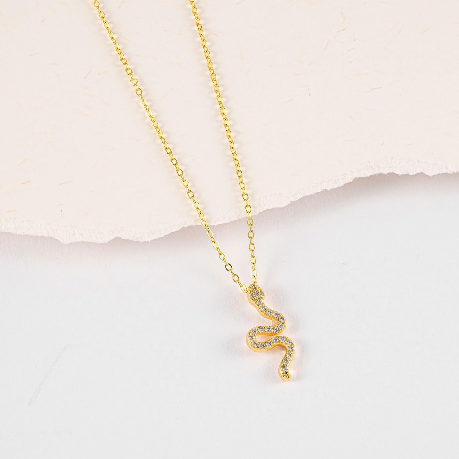 Detalle de HANLI 14K Gold Plated Animal Pendant Necklace for Women