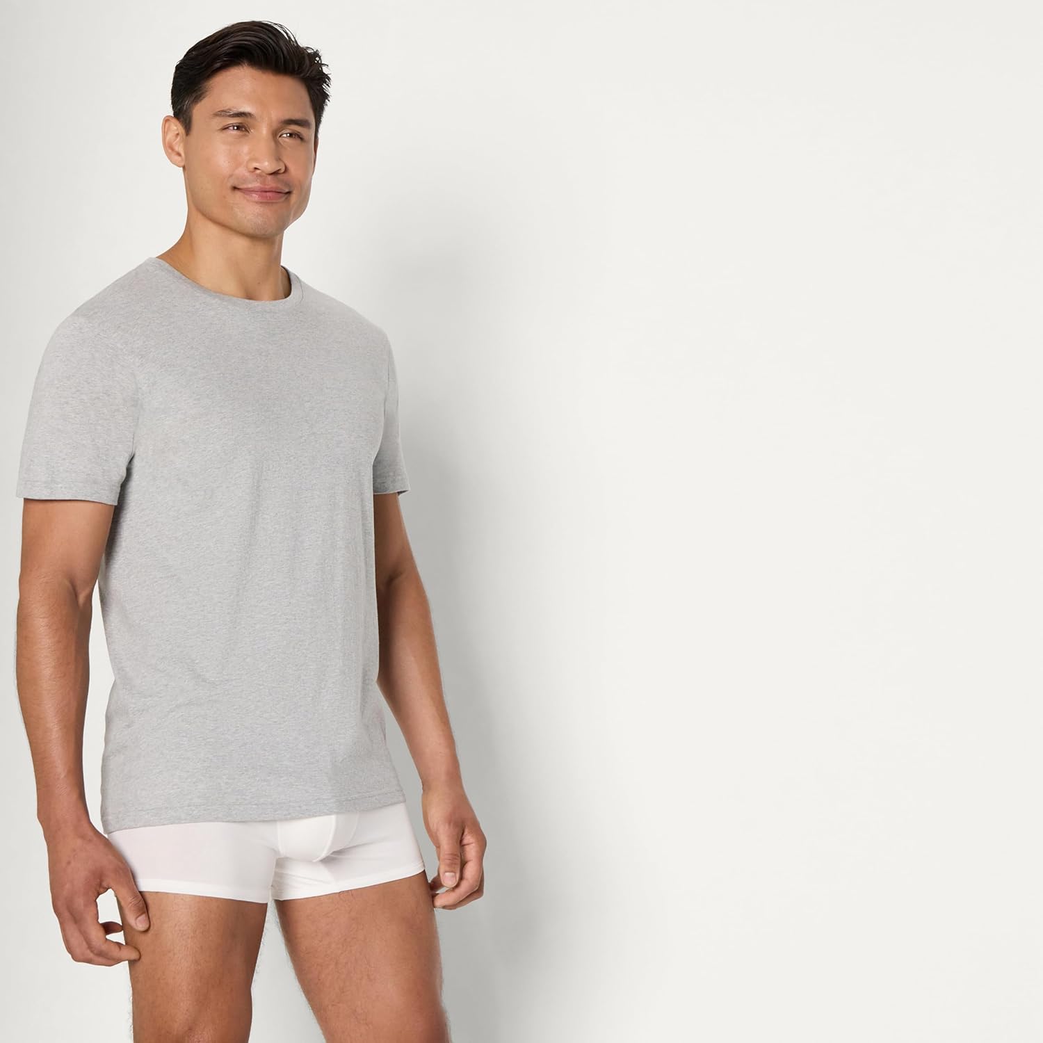 Thumbnail 1 de Amazon Essentials men’s slim-fit cotton crew neck vests (pack of 6)