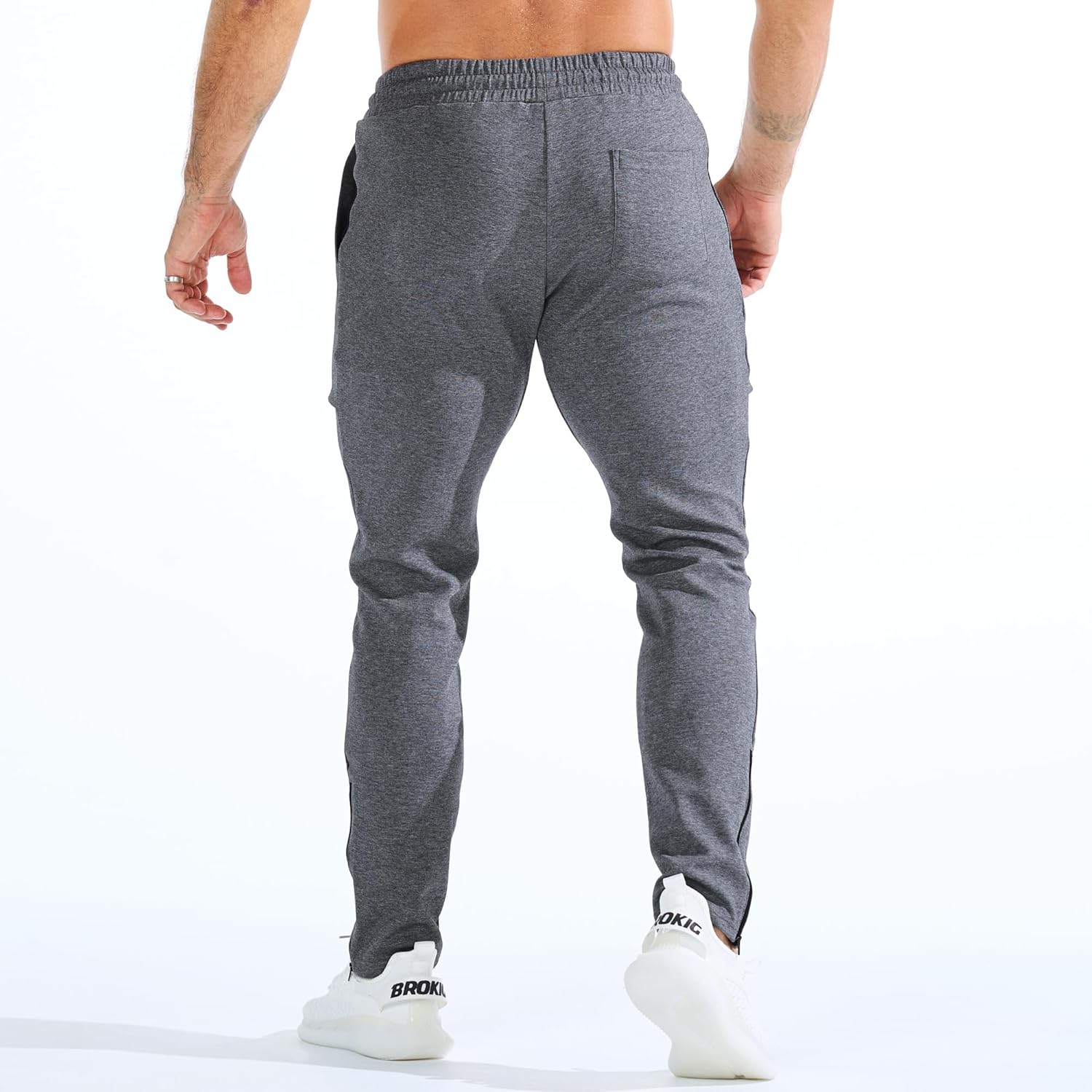 Detalle de BROKIG Mens Zero Armor Gym Jogger Bottoms with ankle zippers and zipped pockets