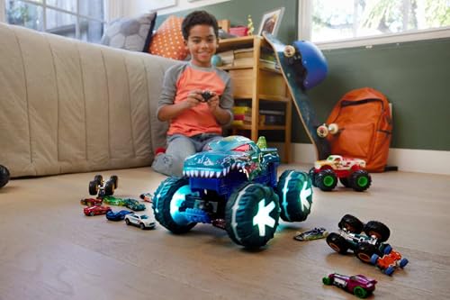 Detalle 2 de Hot Wheels Monster Trucks Mega-Wrex Alive RC – 1:15 Scale with Interactive Lights, Sounds and Three Play Modes