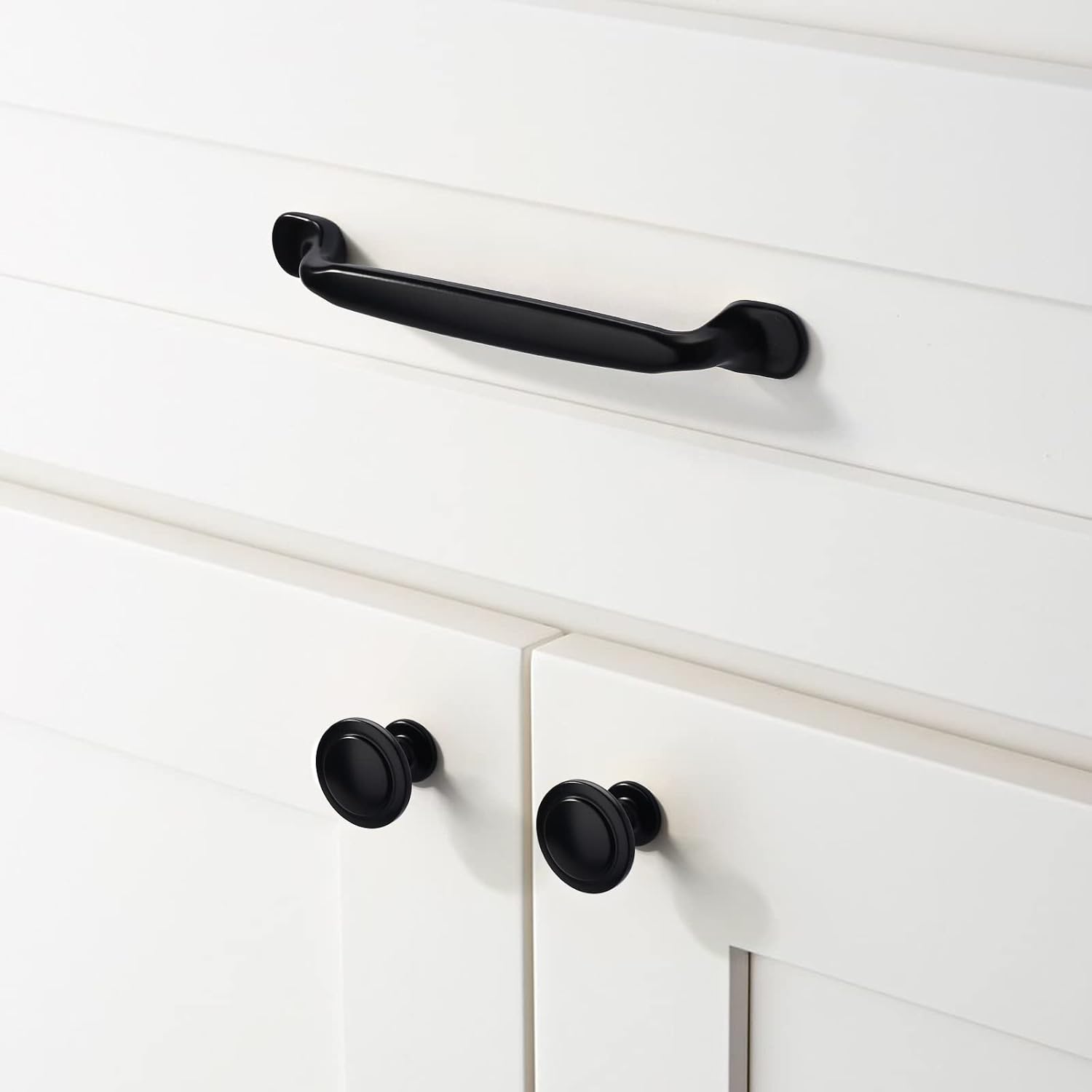 Thumbnail 3 de FURNIWARE 12-Pack Matt Black Kitchen Cupboard Handles – 96mm Hole Centre, Zinc Alloy, 3 Inch (75mm) Screws Included