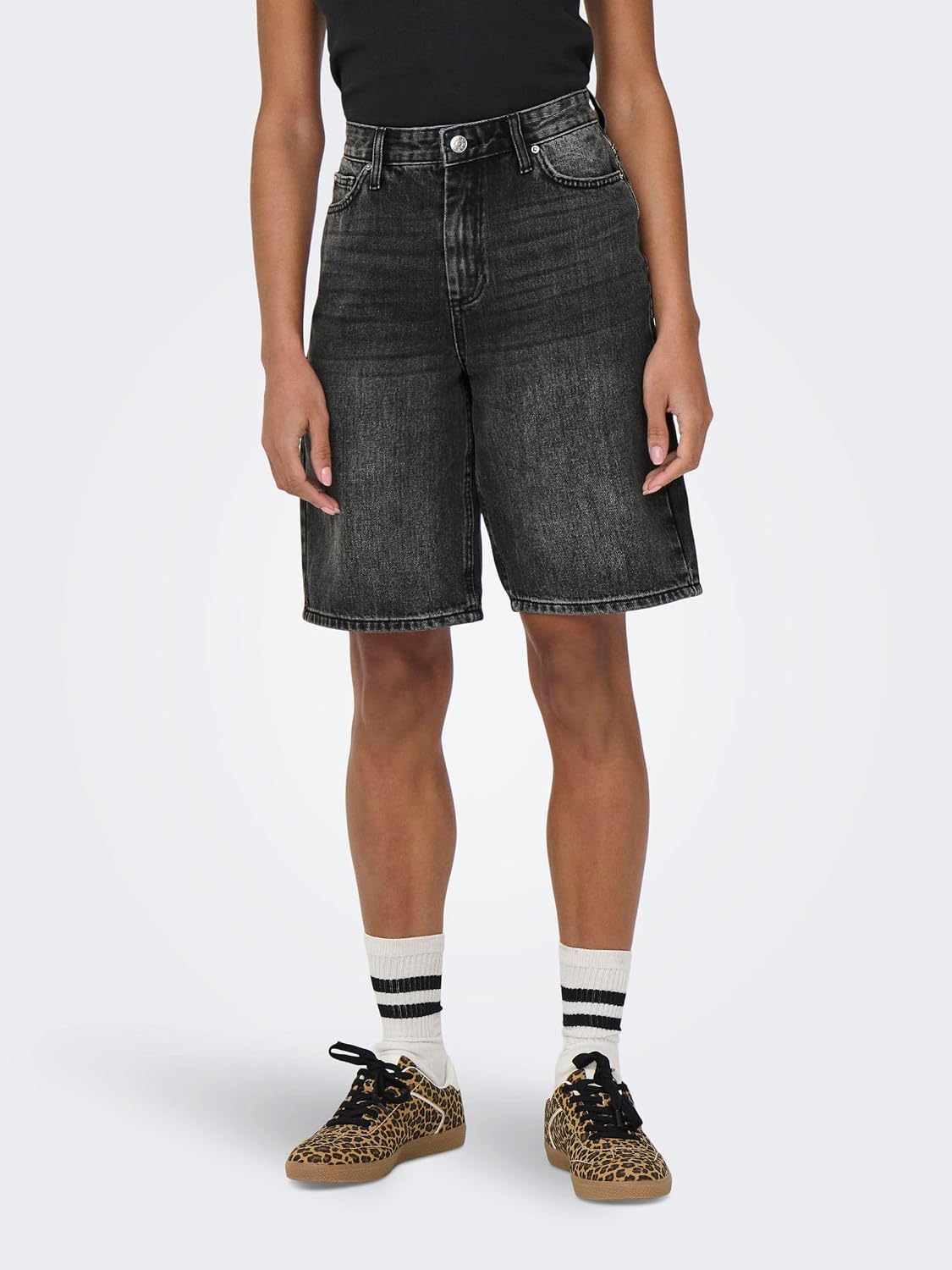 Detalle 2 de ONLY Female Jeans-Shorts ONLSONNY – Hohe Taille, normal geschnittene Denim Shorts