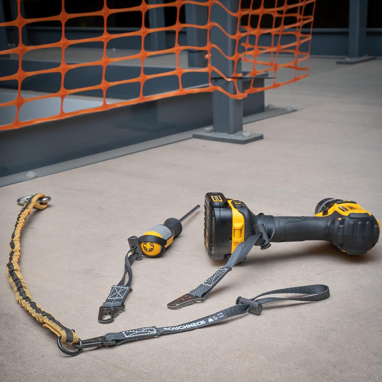 Detalle de Roughneck ROU26027 Tool Lanyard – 3 Interchangeable Ends
