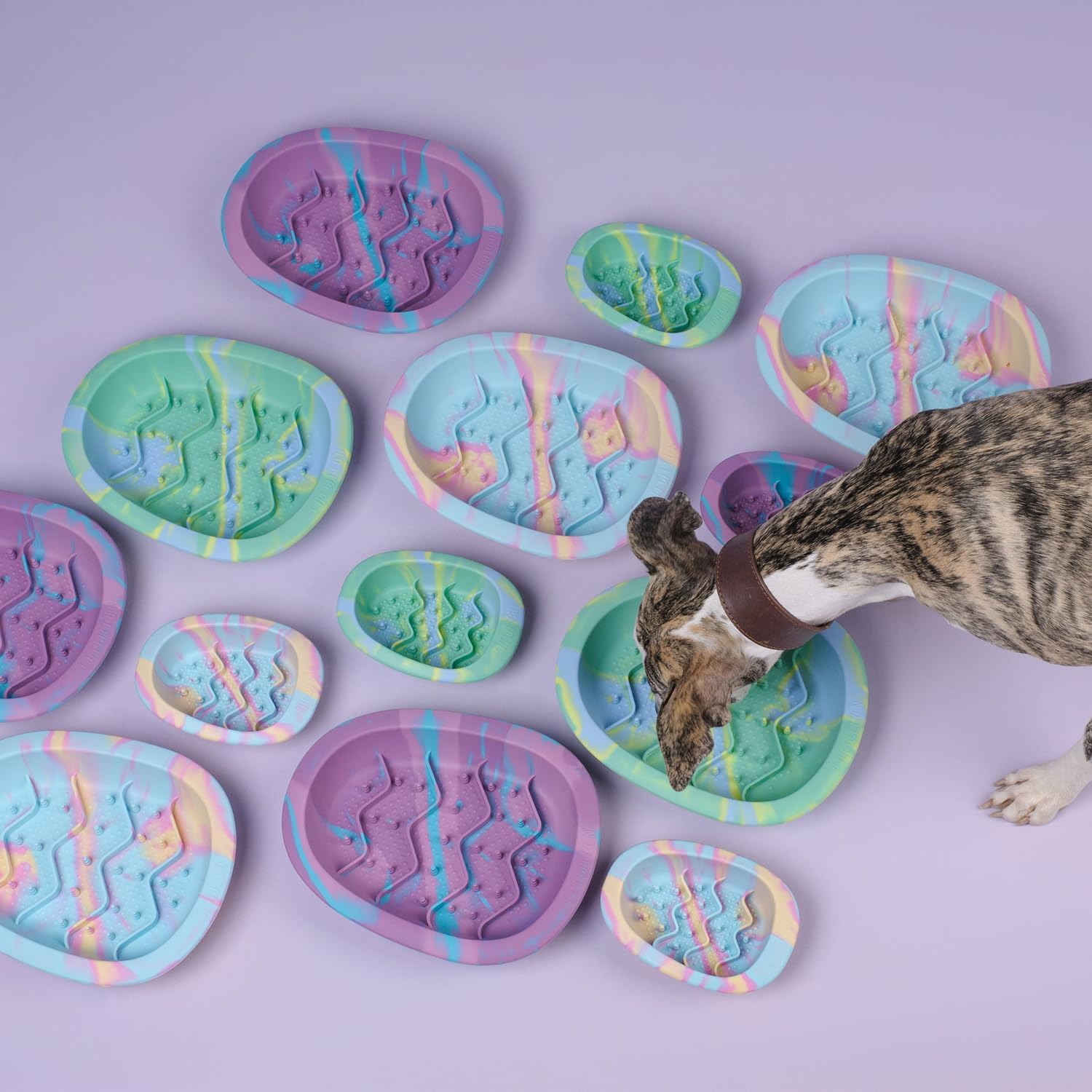 Detalle de CHEWFFON Lick Mat for Dogs & Cats — Silicone Slow Feeder with Non-Slip Suction Cups