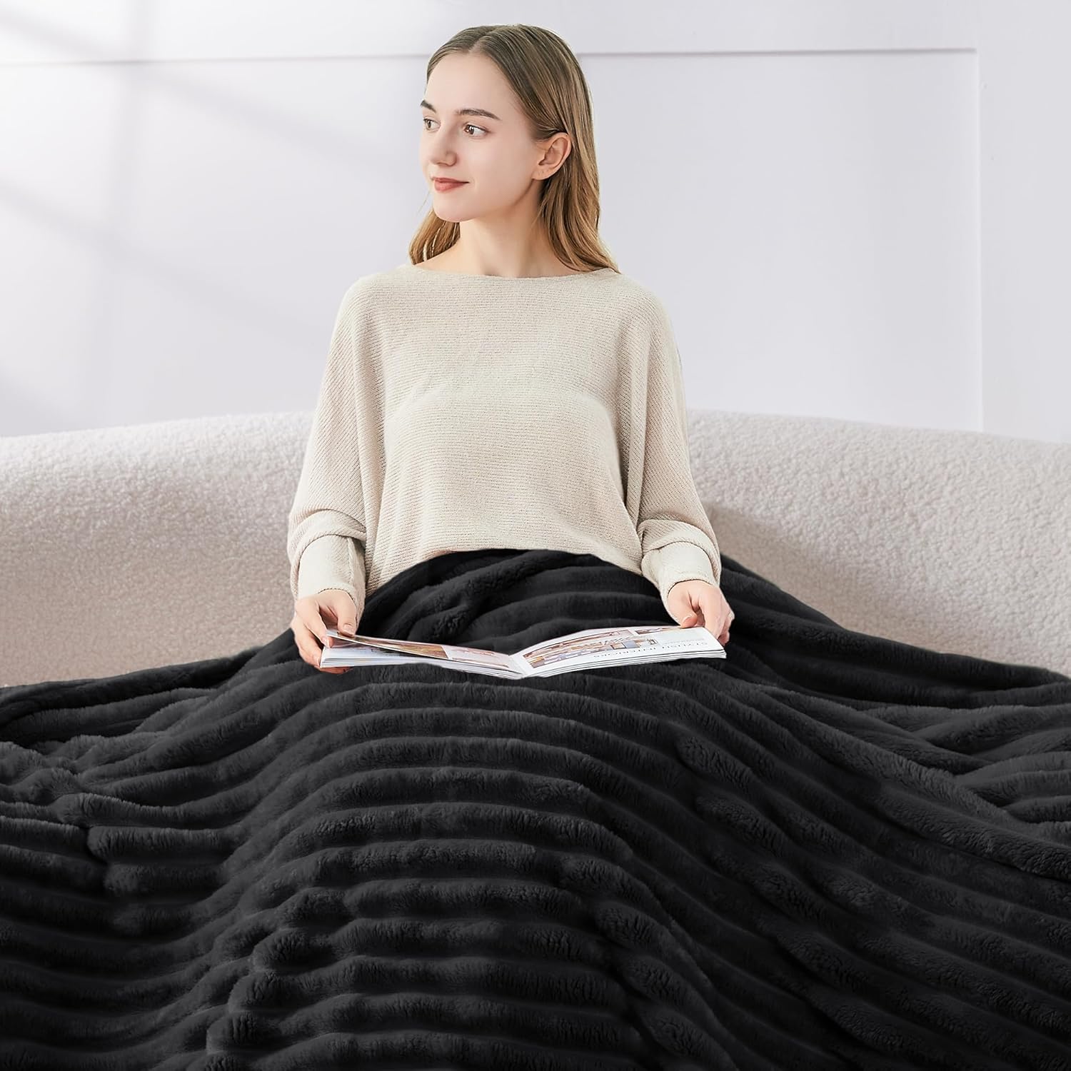 Thumbnail 2 de BEDELITE Fleece Black Throw Blanket: 50" x 60", 300GSM, Soft & Warm Striped Throw for Couch