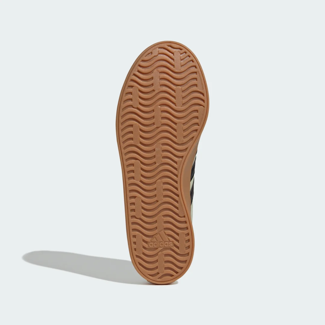 Detalle de Zapatilla VL Court 3.0 de Adidas – estilo court y comodidad en beige