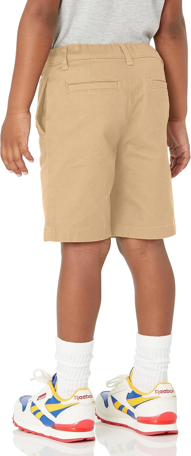 Detalle 2 de Amazon Essentials Jungen Gewebte Uniform-Shorts mit Flacher Vorderseite (knitterfrei) – schlichte Chino-Shorts für Schule und Alltag