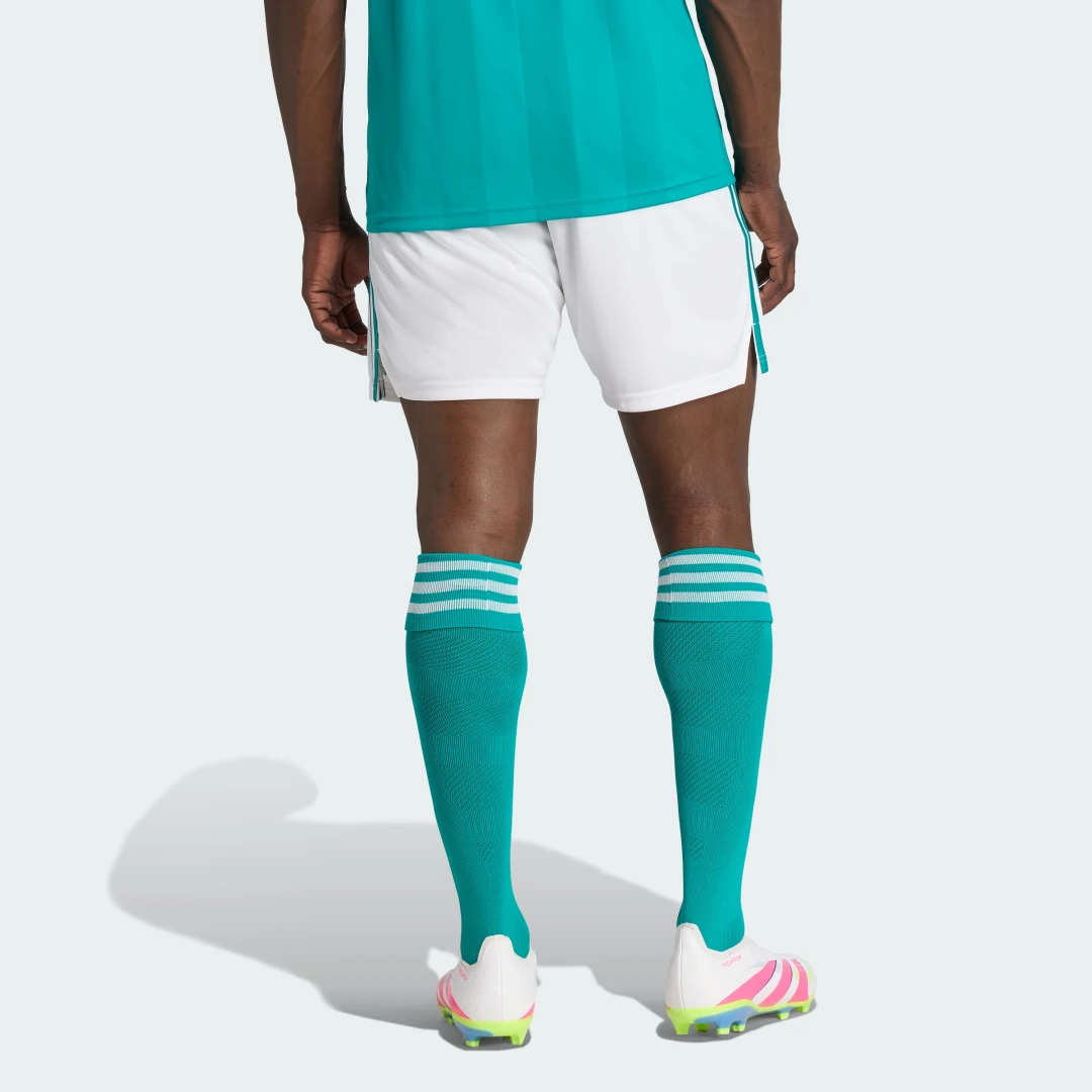 Detalle 2 de Pantalón corto tercera equipación Liverpool FC 25/26 – Adidas