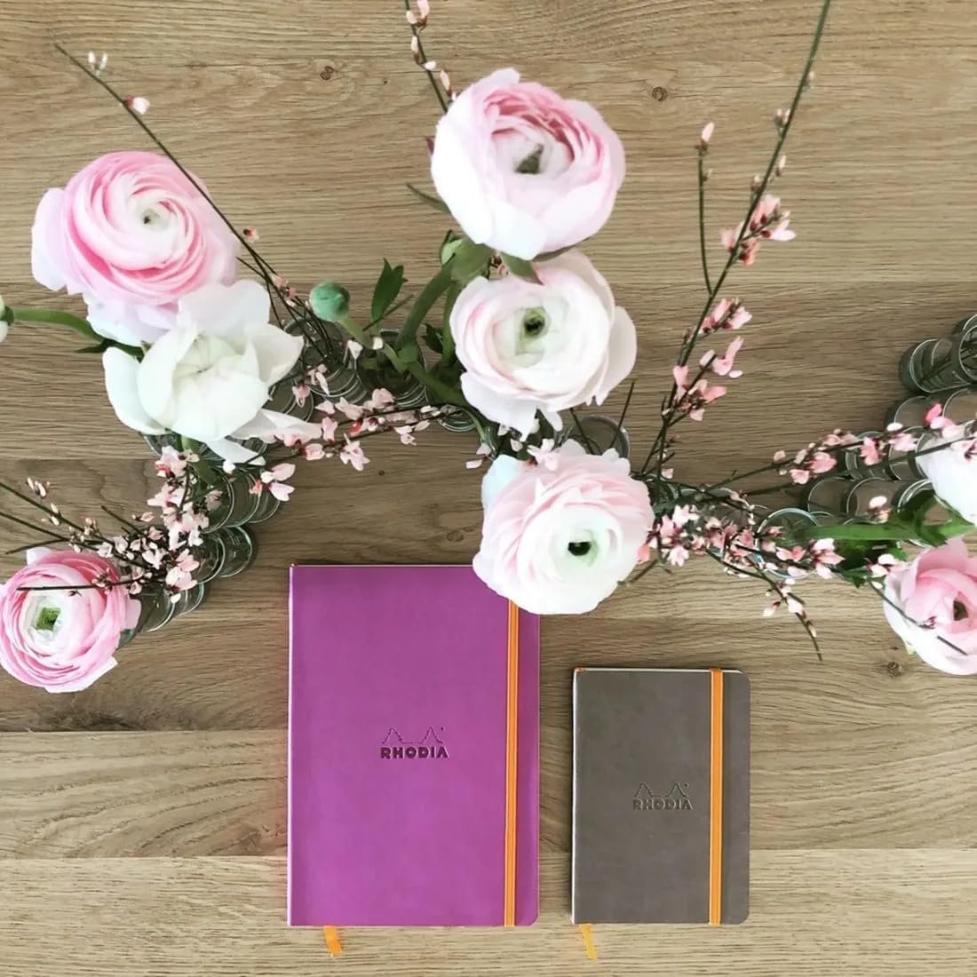 Detalle de RHODIA 117461C Carnet Rhodiarama Souple Lilas A5 – Points Dot, 160 pages, Papier Clairefontaine