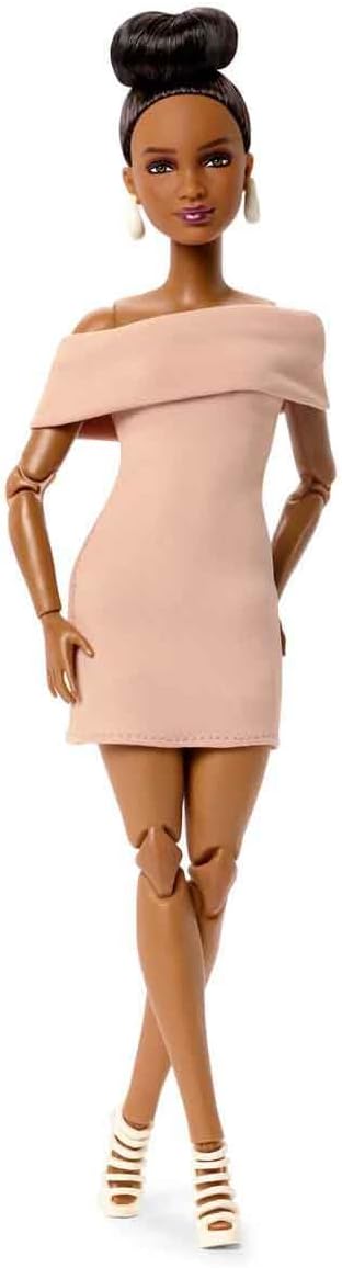 Detalle 2 de Barbie Basics Model 08 Sammler-Modepuppe mit Hochsteckfrisur und Made-to-Move Körper (JJX27)
