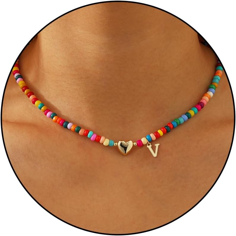 Detalle de Miss Chipmunk bunte Perlenkette mit Initial-Anhänger (Choker) – Alphabet Halskette für Mädchen & Frauen