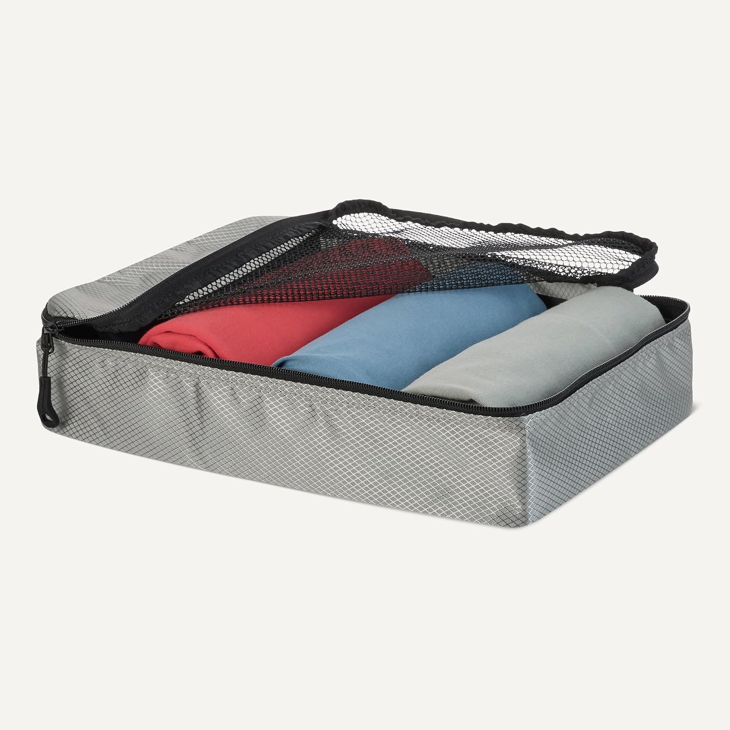 Detalle de Amazon Essentials juego de 4 cubos para viaje (2 medianos y 2 grandes) con doble cremallera y malla