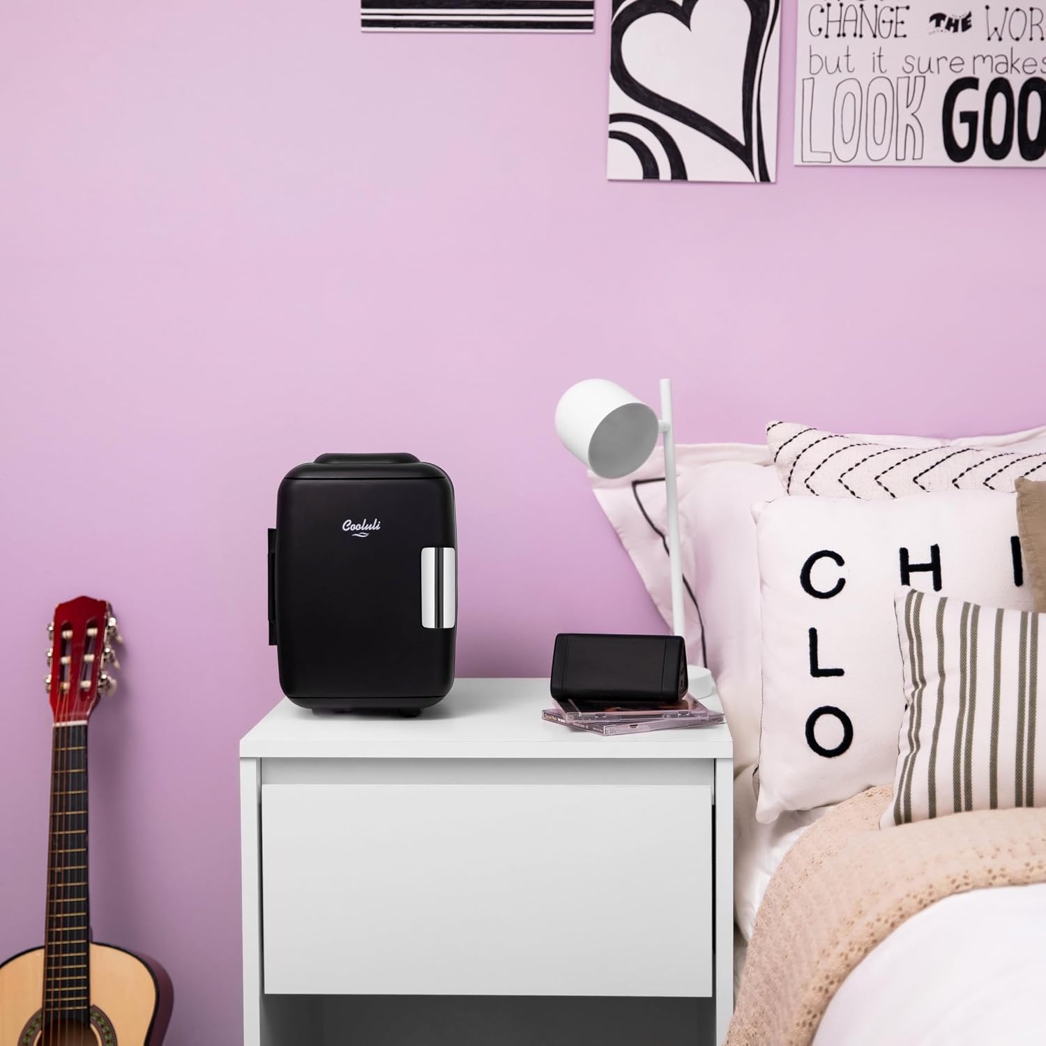 Detalle de Cooluli Classic 4L Mini Fridge for Bedroom, Car & Office Desk (Cooler & Warmer) — Portable Electric Thermoelectric, Black