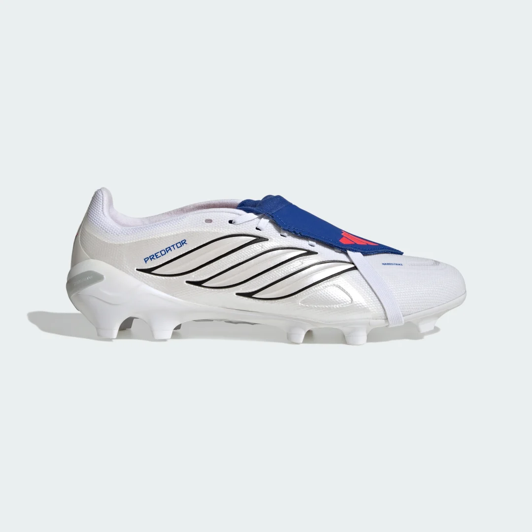 Detalle 2 de Predator League de Adidas con lengüeta plegable para césped natural seco