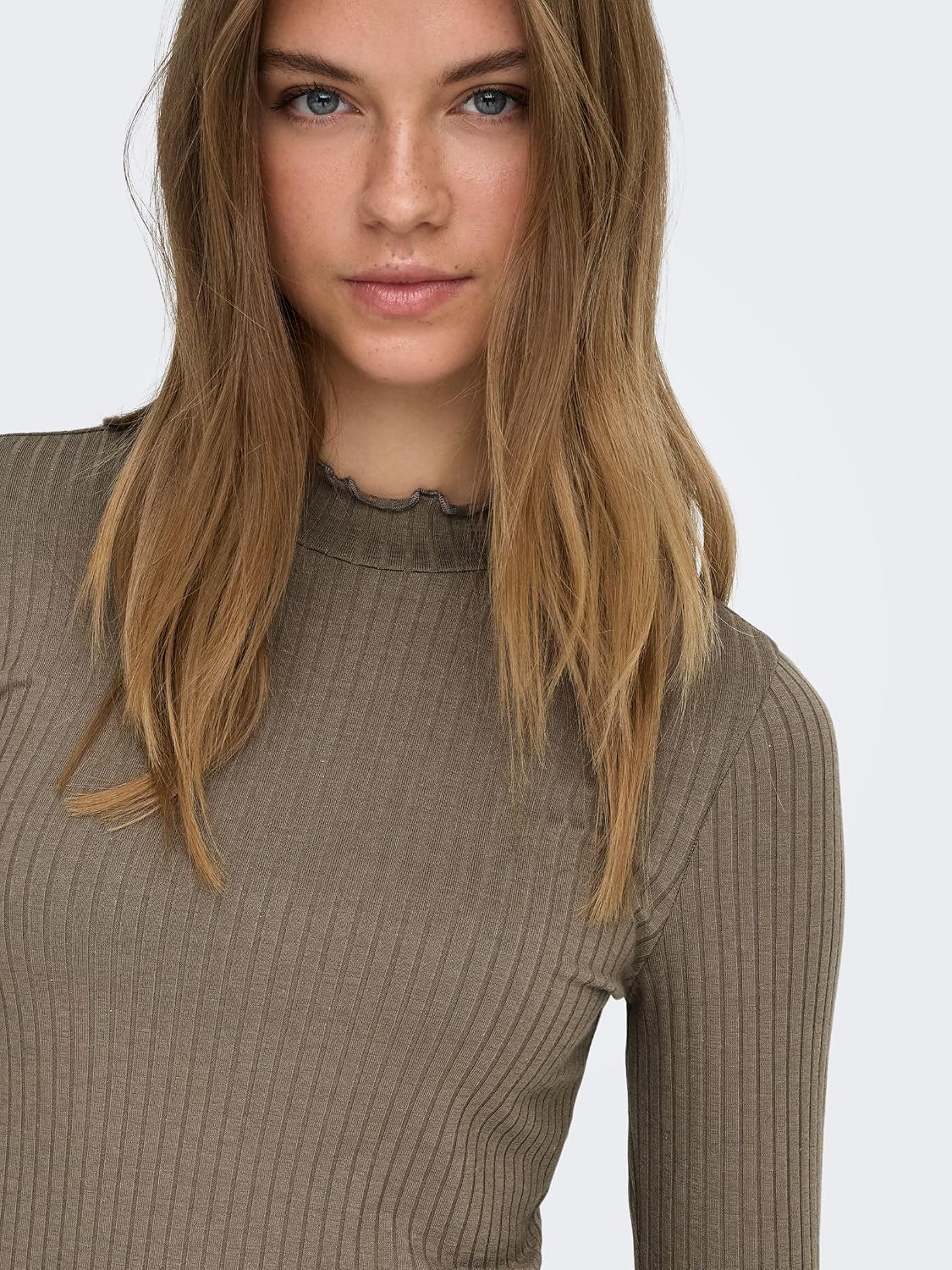 Thumbnail 2 de Jacqueline de Yong JDYFRANSISKA Top – a versatile stretch-fit women’s top with high-closed silhouette and ruffle trim