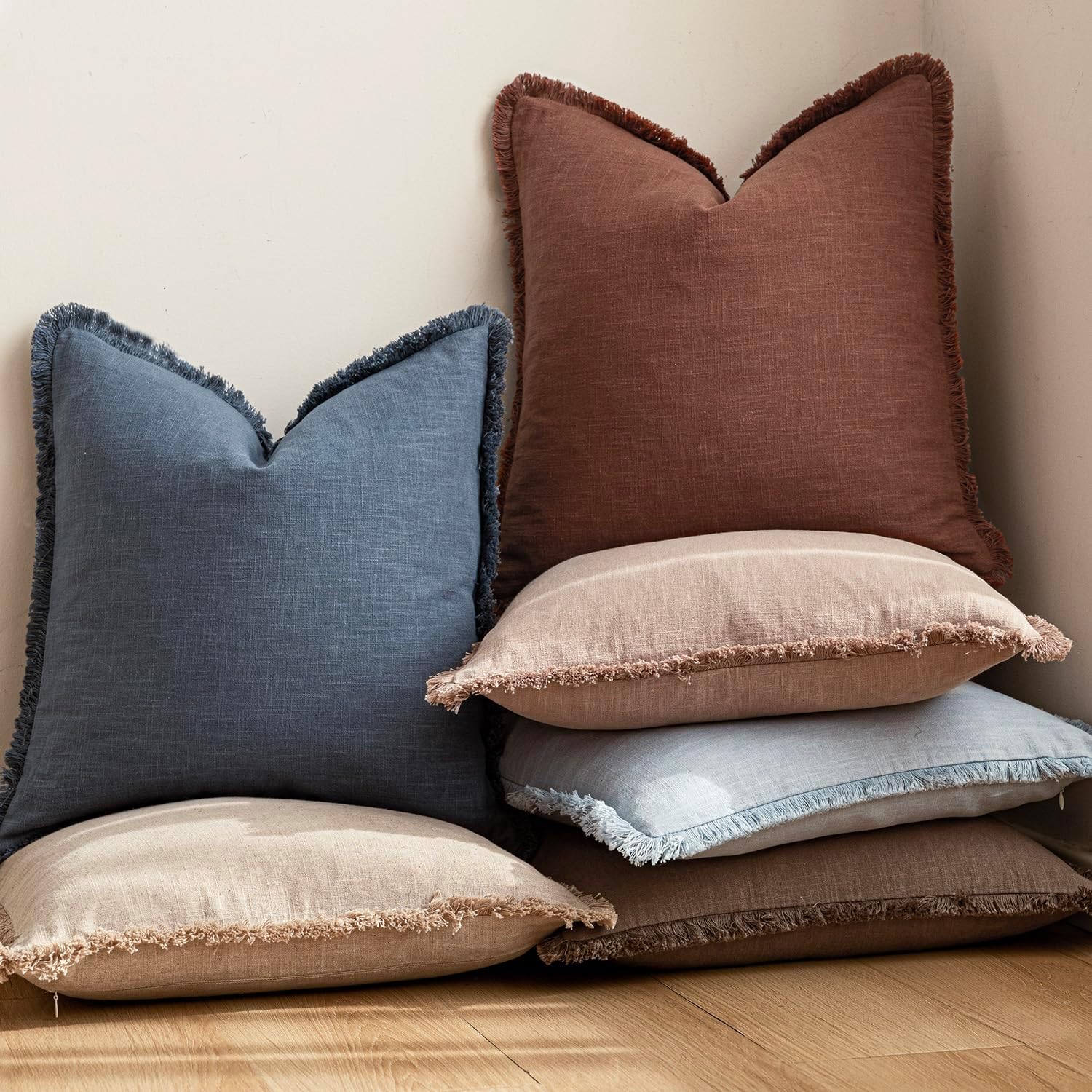 Detalle de Foindtower Set of 2 Decorative Linen Fringe Throw Pillow Covers (20x20 Inches) in Sky Blue