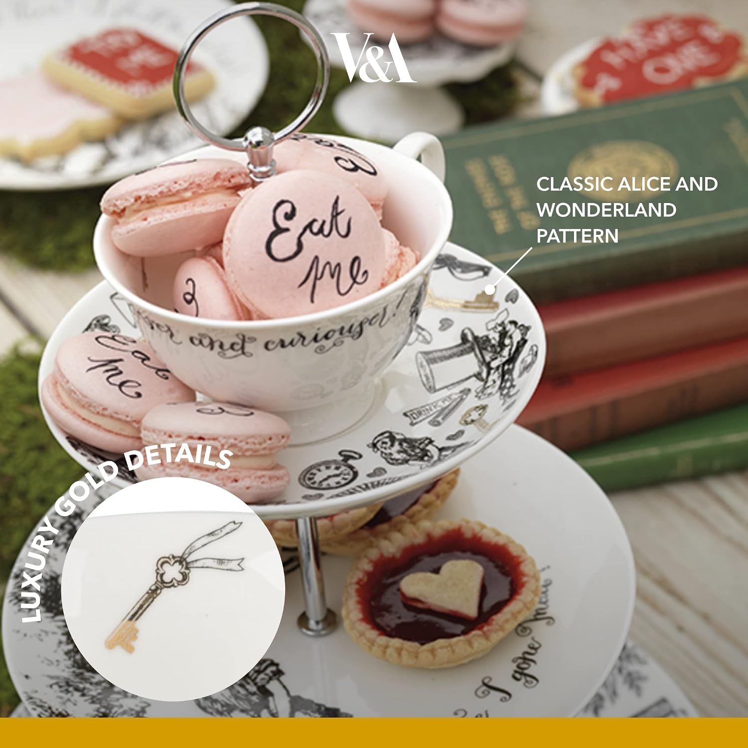 Detalle de Ensemble de gâteaux sur pied à 3 étages V&A Alice au pays des merveilles – Coffret cadeau