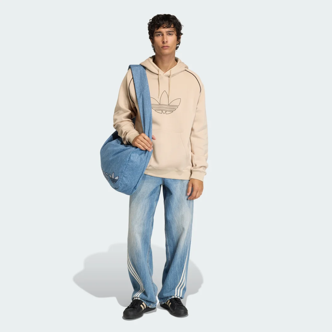 Detalle de Sudadera con capucha SST de Adidas — estilo básico y versátil en beige