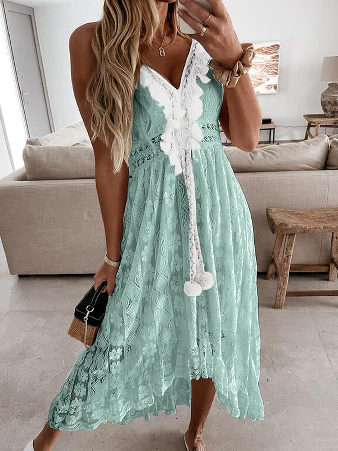 Detalle 2 de CUPSHE Abito estivo Boho maxi con lacci e nappe, scollo a V – bianco