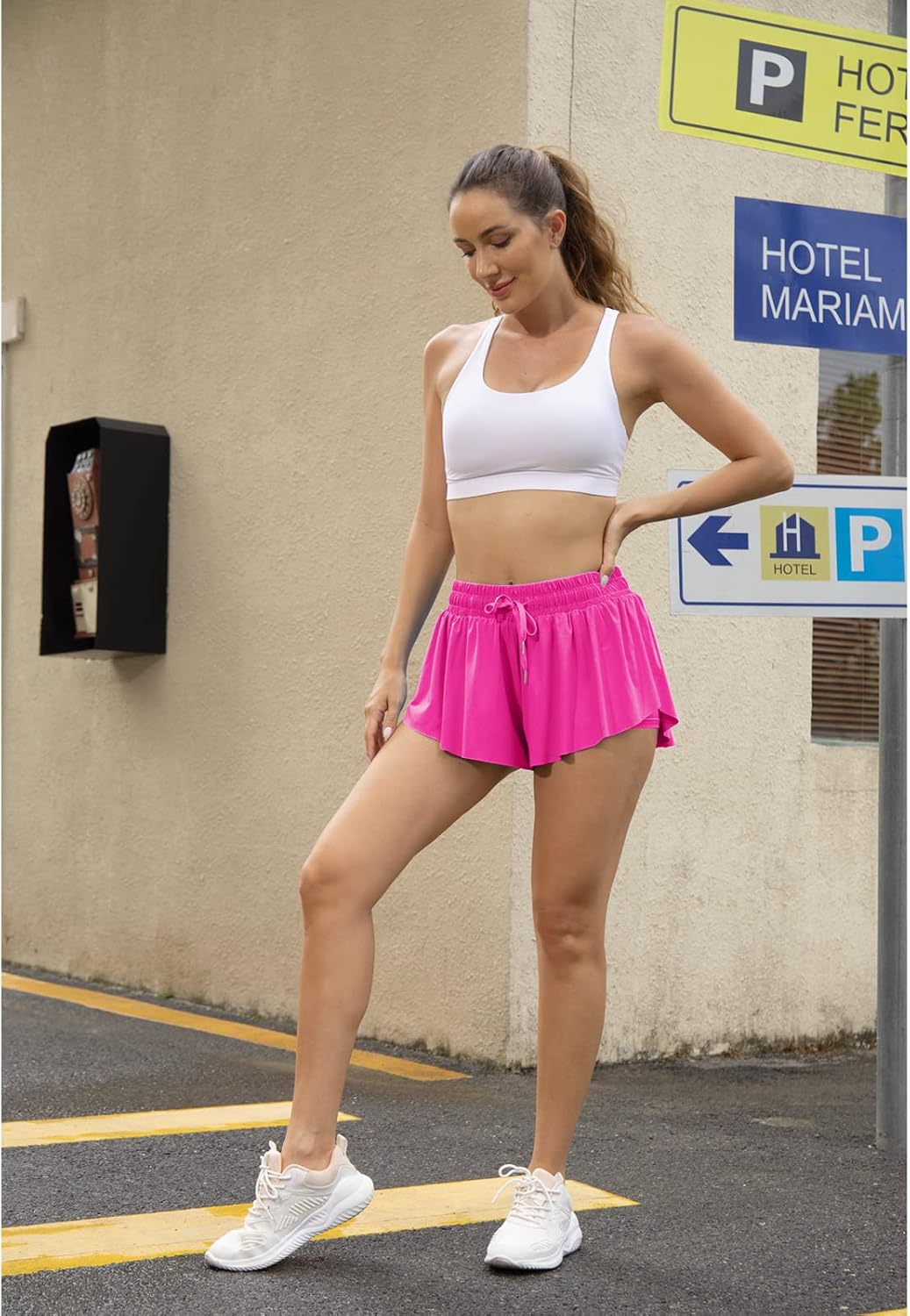 Detalle de Flowy Athletic Shorts for Women (2-in-1 Double Layer) — Running, Tennis, Butterfly Style