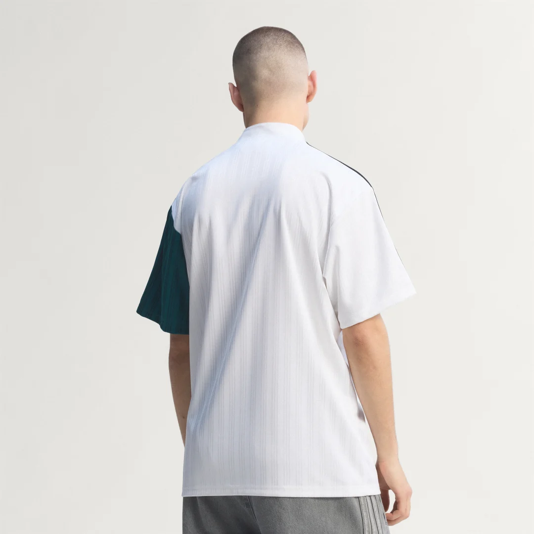 Detalle de Camiseta segunda equipación Liverpool FC 95 – Adidas (Blanco)