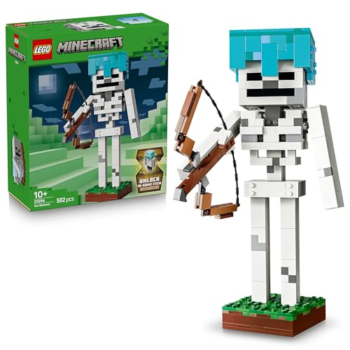 Detalle de LEGO Minecraft El Esqueleto de Juguete 21594: figura articulada con casco de diamante y base de hierba