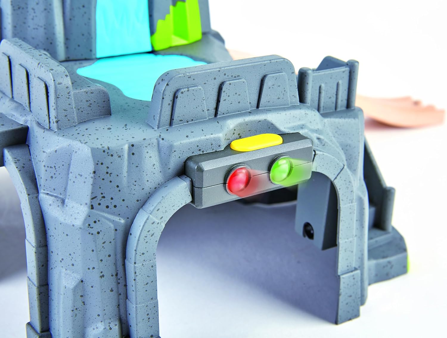 Detalle de Hape Eisenbahnwelt Berg und Tunnelset – mit Licht und Sound (Holzbahn-Erweiterung, Montessori-Spiel, ab 3 Jahren)