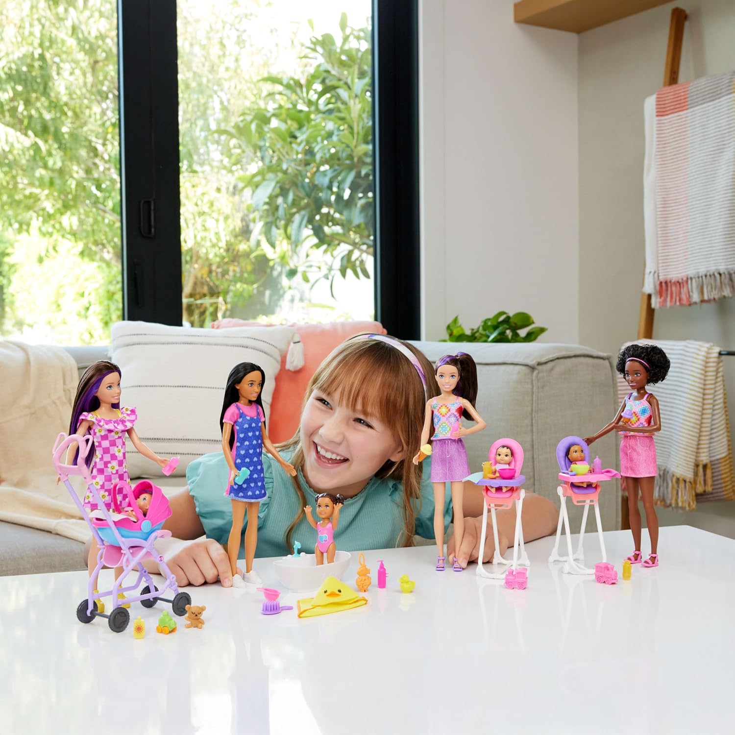Detalle 2 de Barbie Skipper Babysitter JJB42 set con passeggino